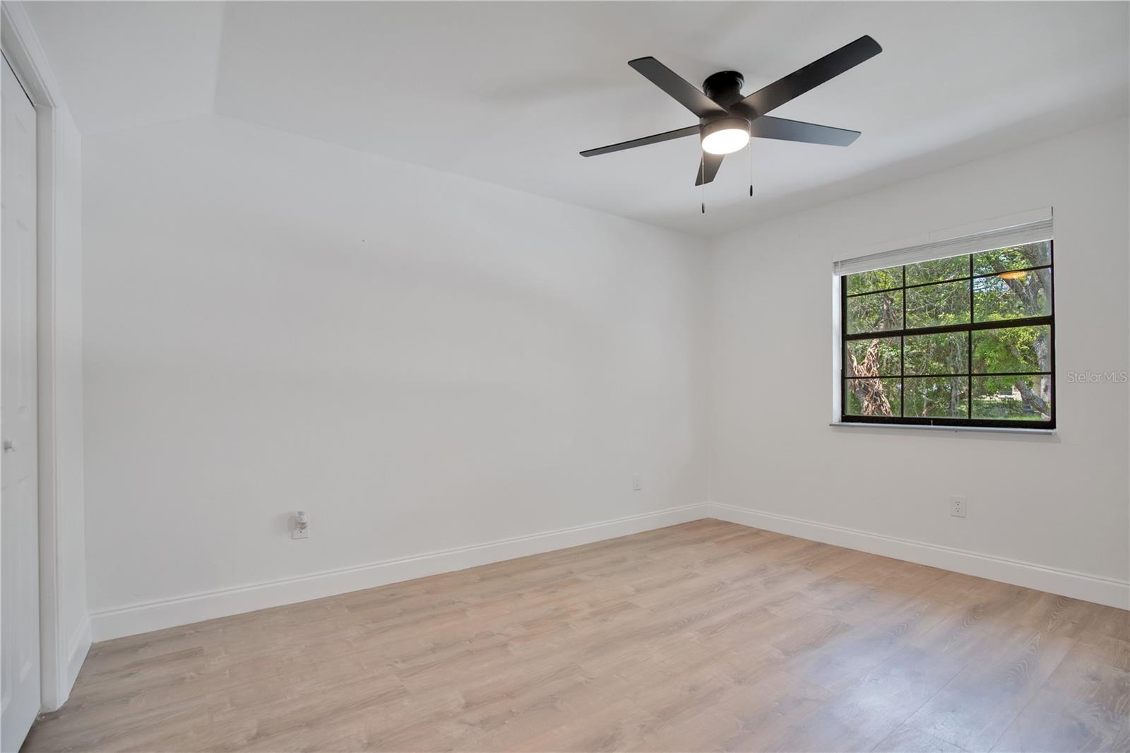 42111 Chinaberry Ct Property Photo 16