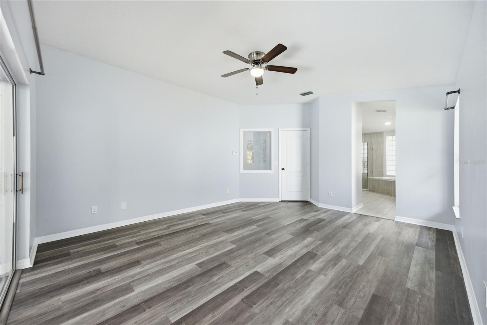 504 Stratfield Dr Property Photo 28