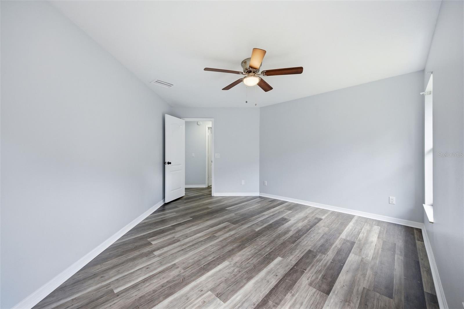 504 Stratfield Dr Property Photo 34