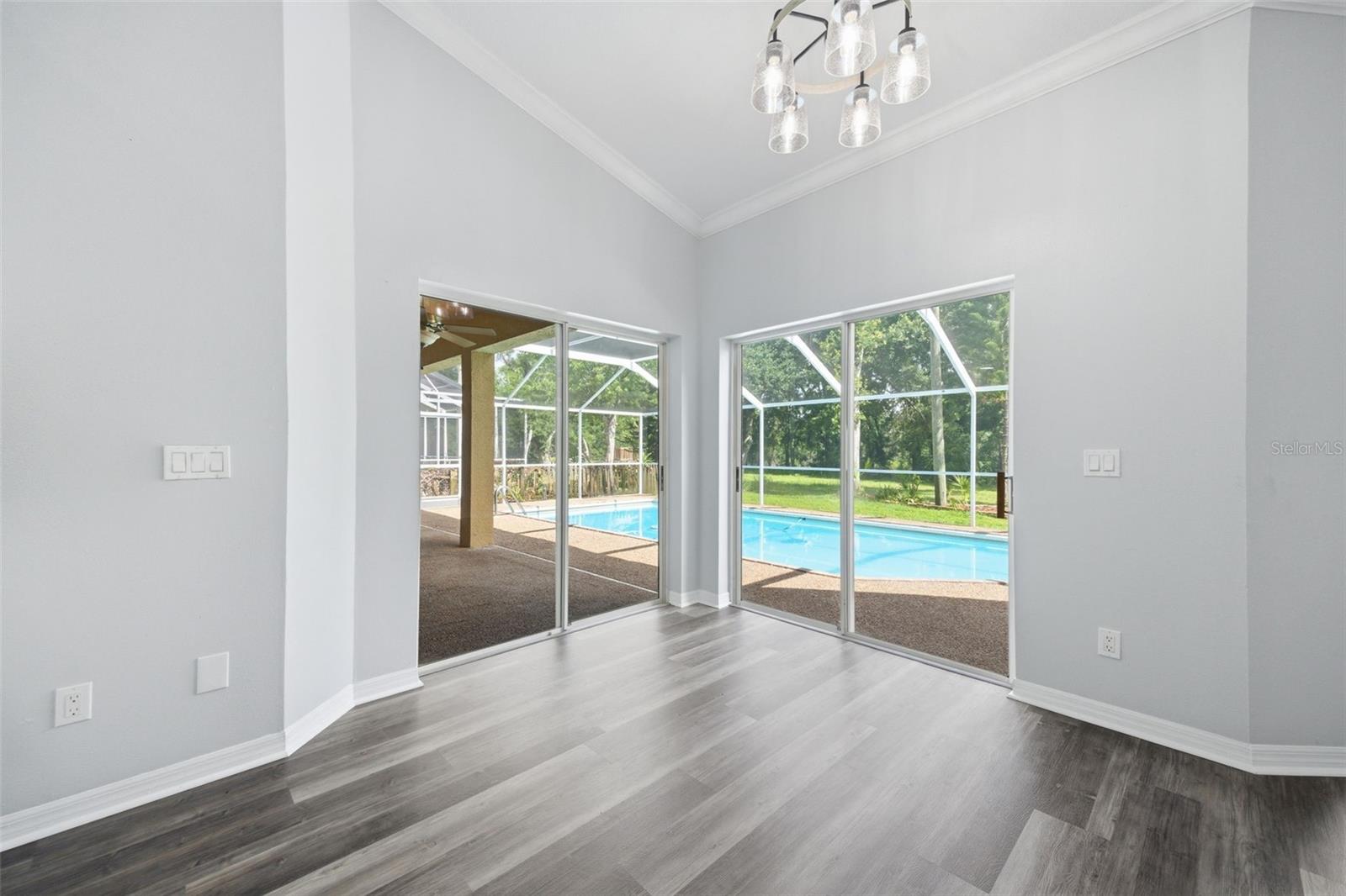 504 Stratfield Dr Property Photo 36
