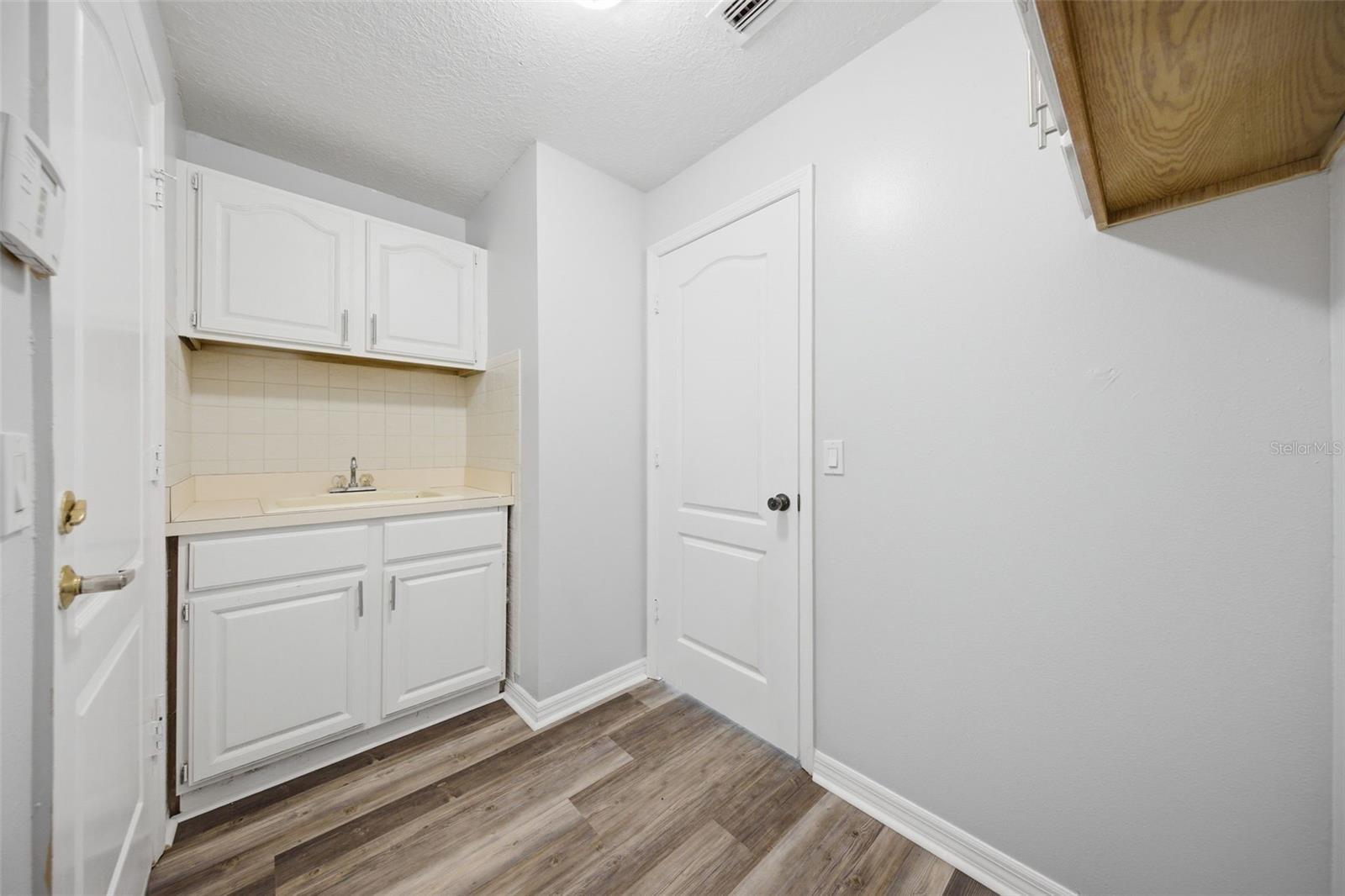 504 Stratfield Dr Property Photo 42