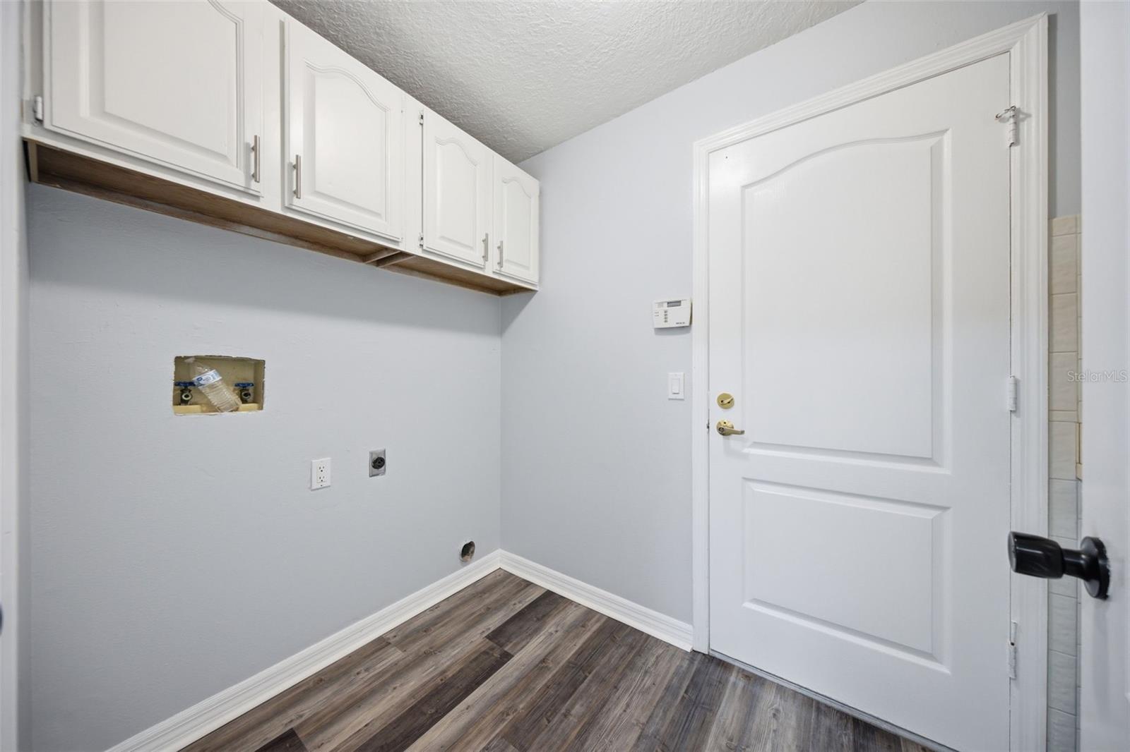 504 Stratfield Dr Property Photo 45