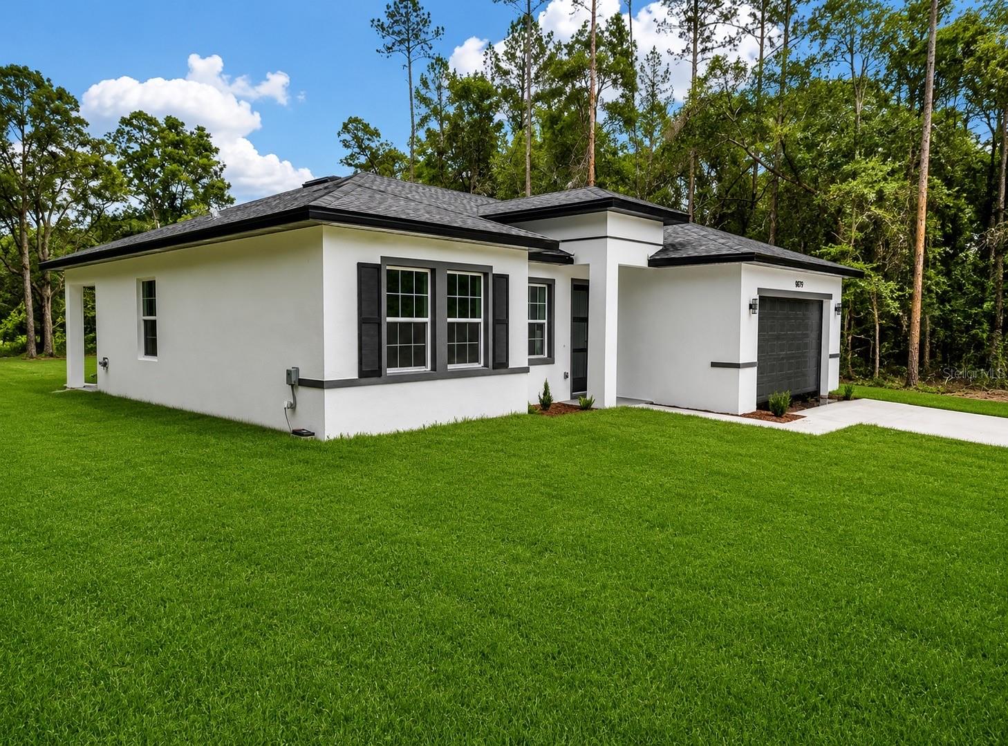 9879 N Caravel Ter Property Photo 3