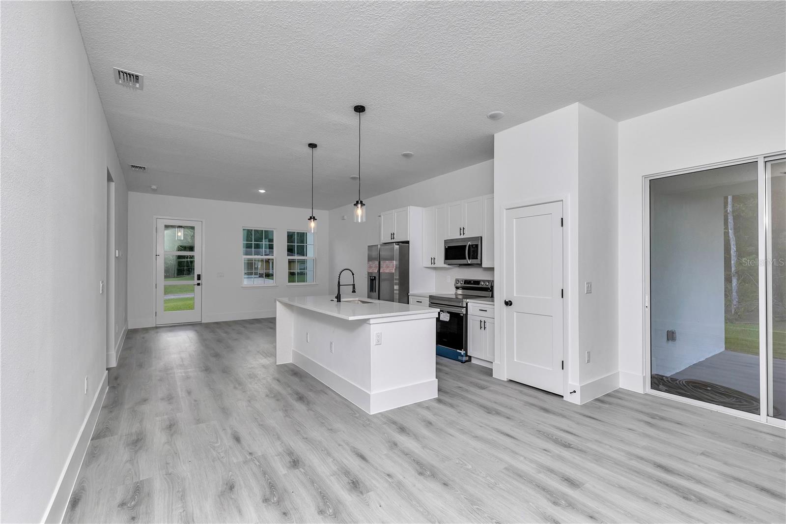 9879 N Caravel Ter Property Photo 9