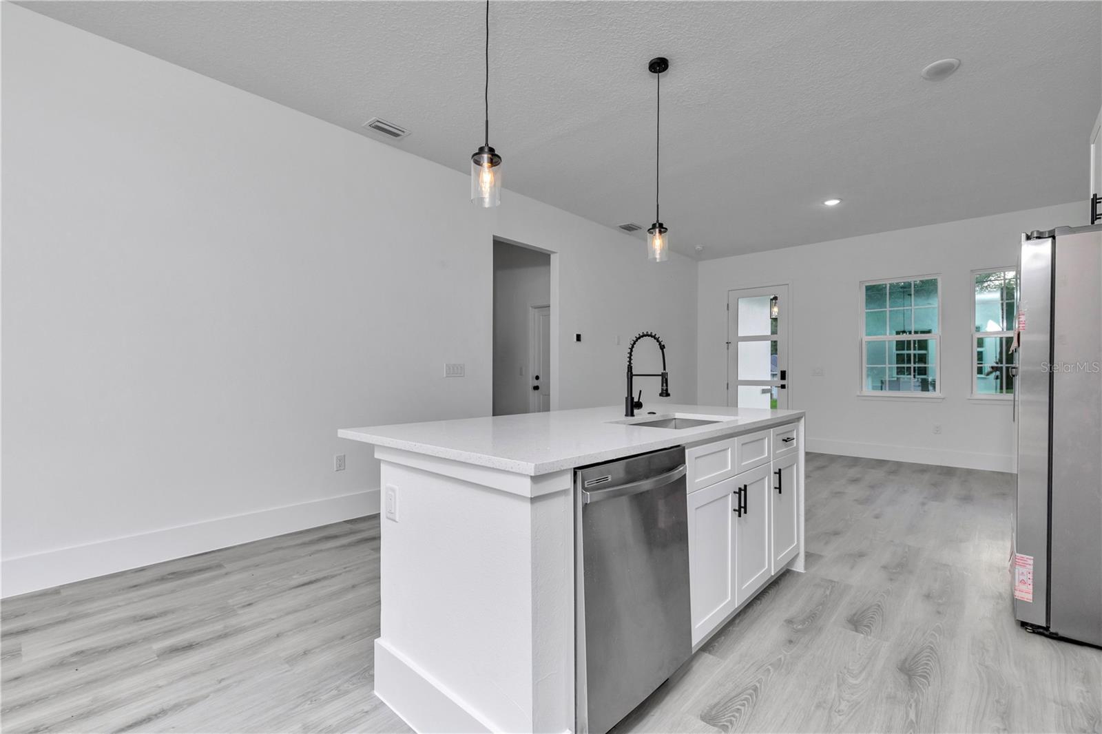 9879 N Caravel Ter Property Photo 17