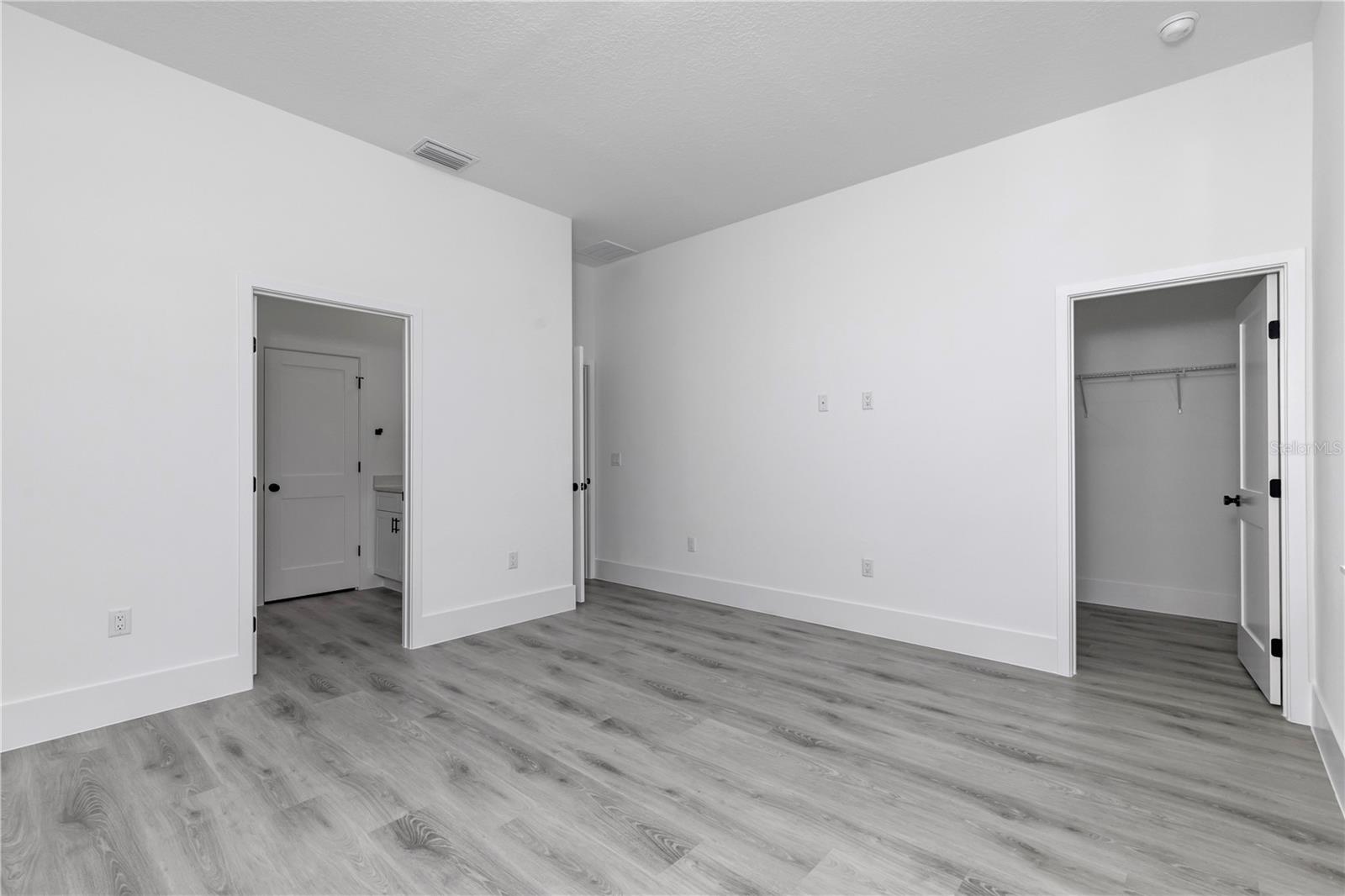 9879 N Caravel Ter Property Photo 23