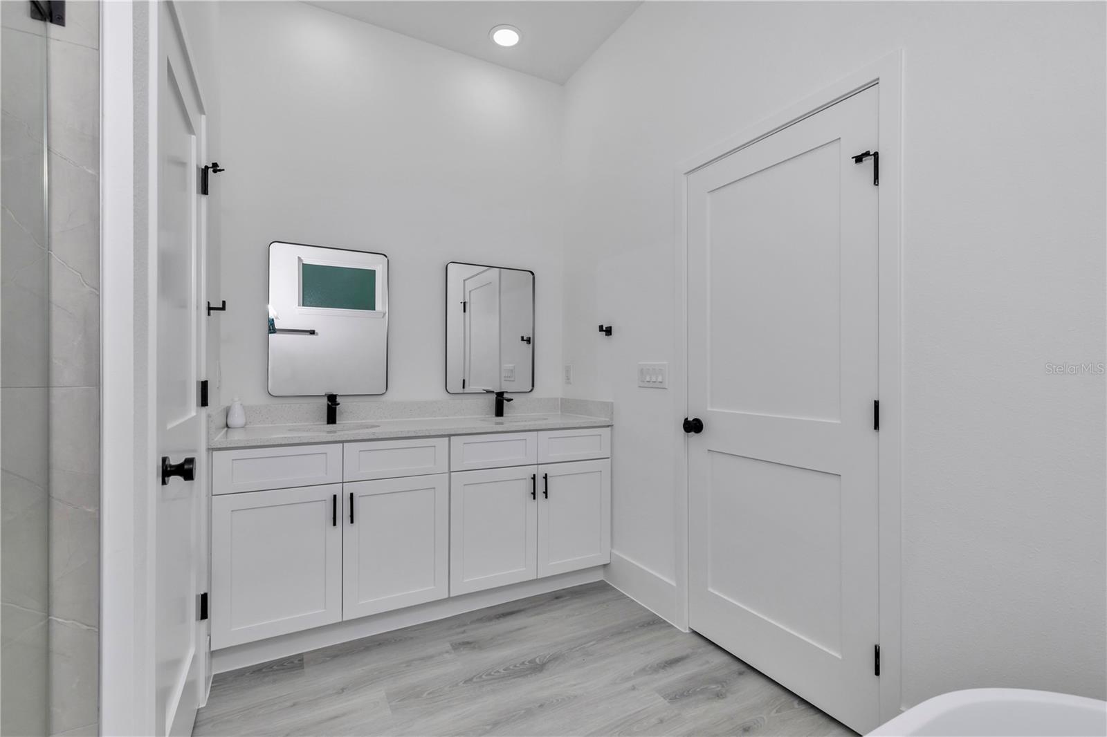 9879 N Caravel Ter Property Photo 28