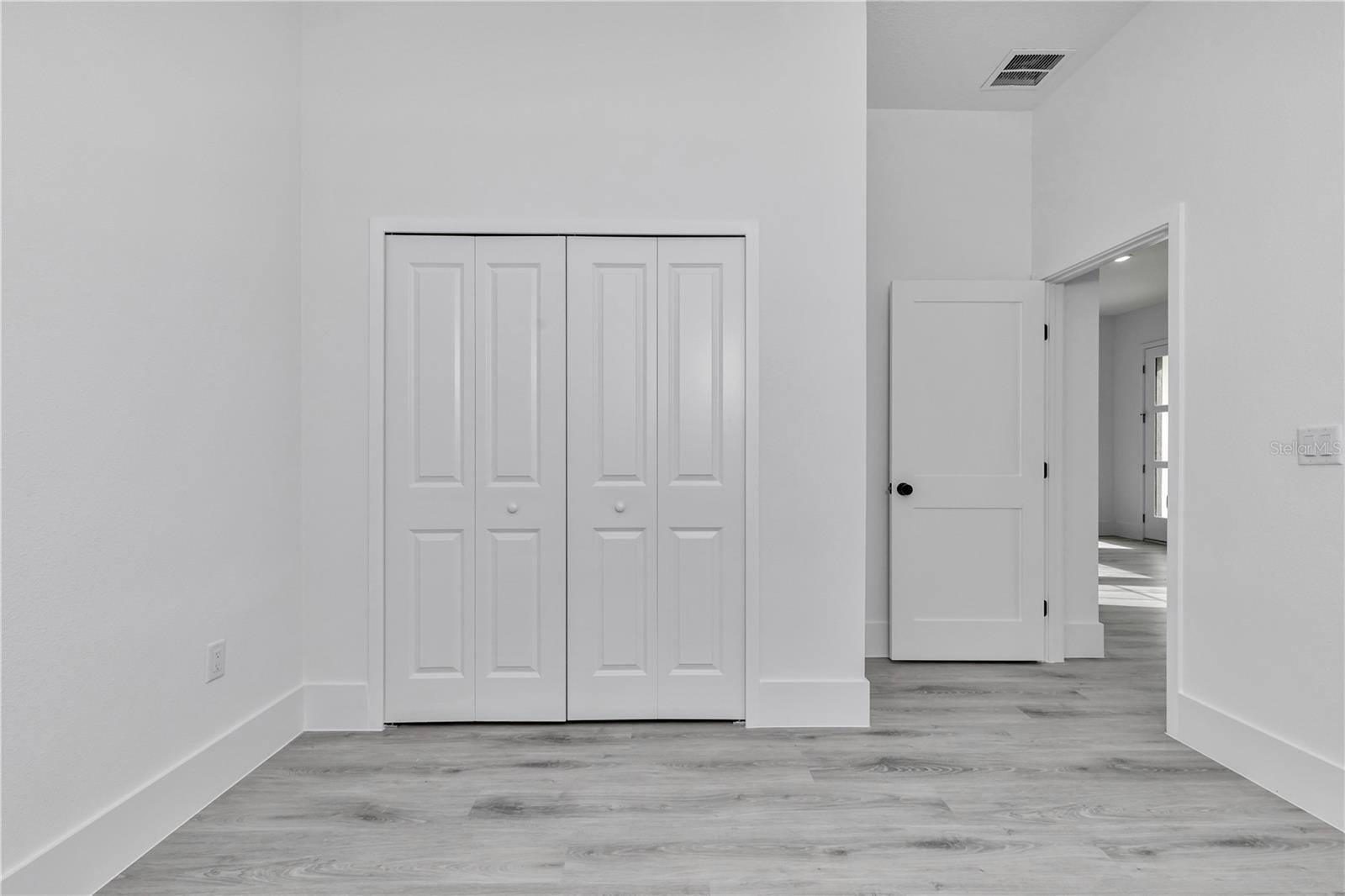9879 N Caravel Ter Property Photo 35