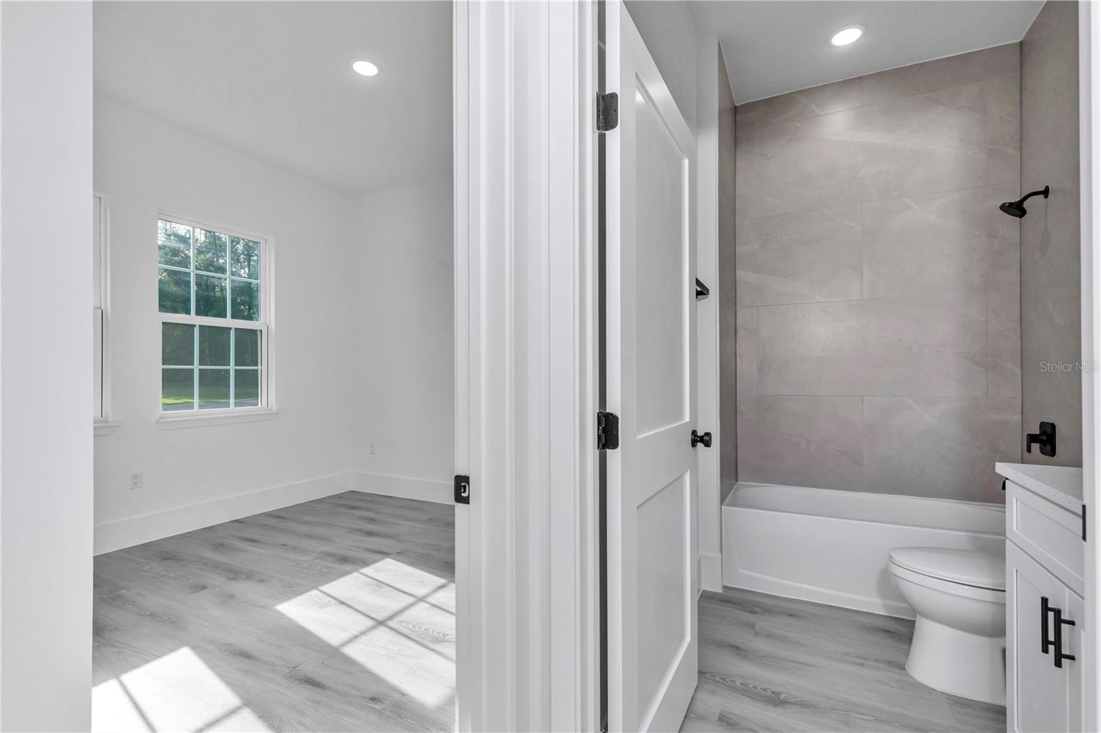9879 N Caravel Ter Property Photo 36