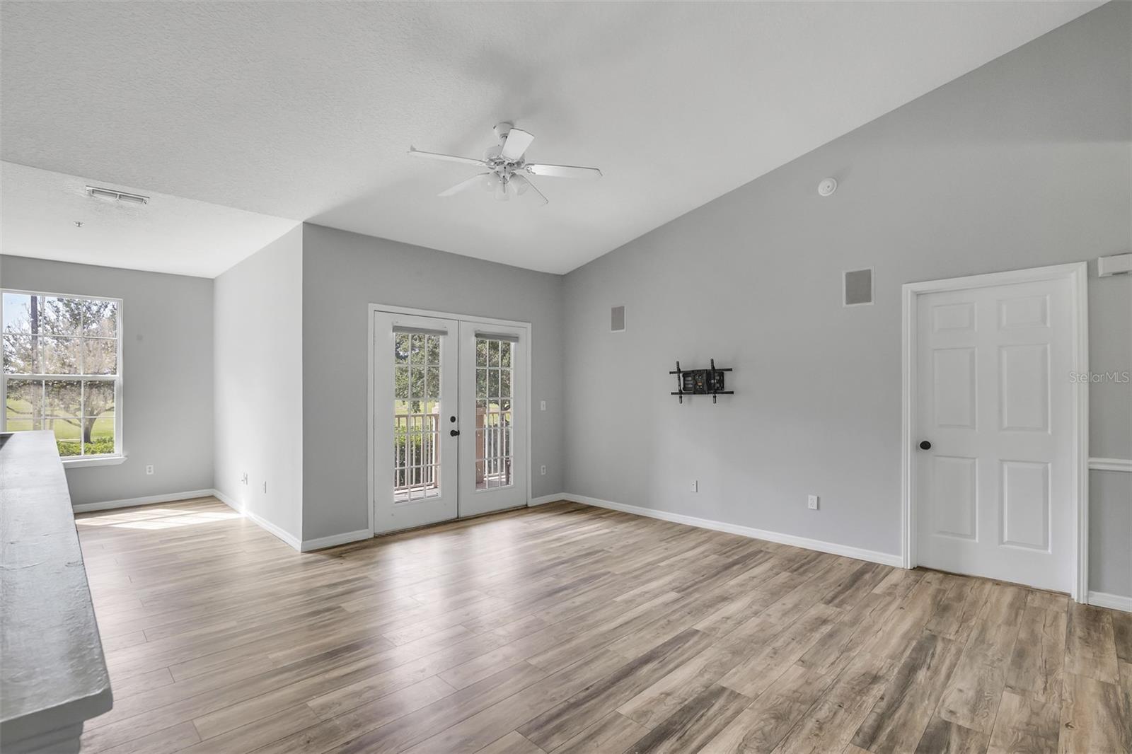 14226 Fredricksburg Dr #220 Property Photo 6