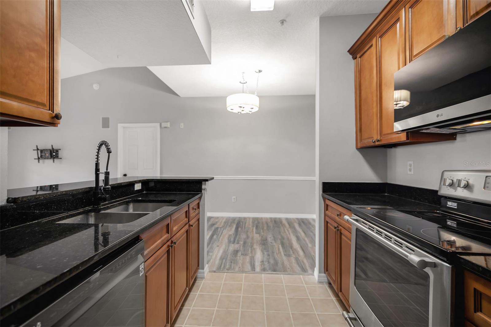 14226 Fredricksburg Dr #220 Property Photo 17