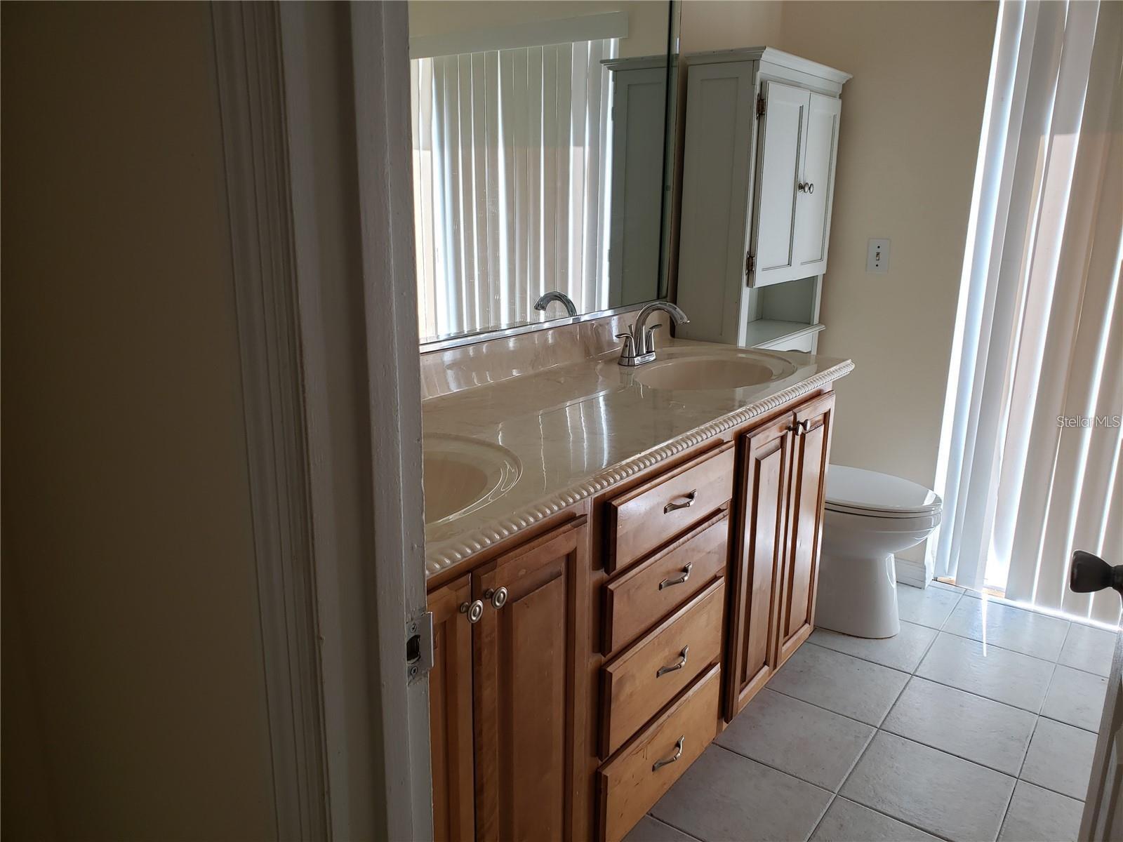 3792 Dunwich Ave Property Photo 3