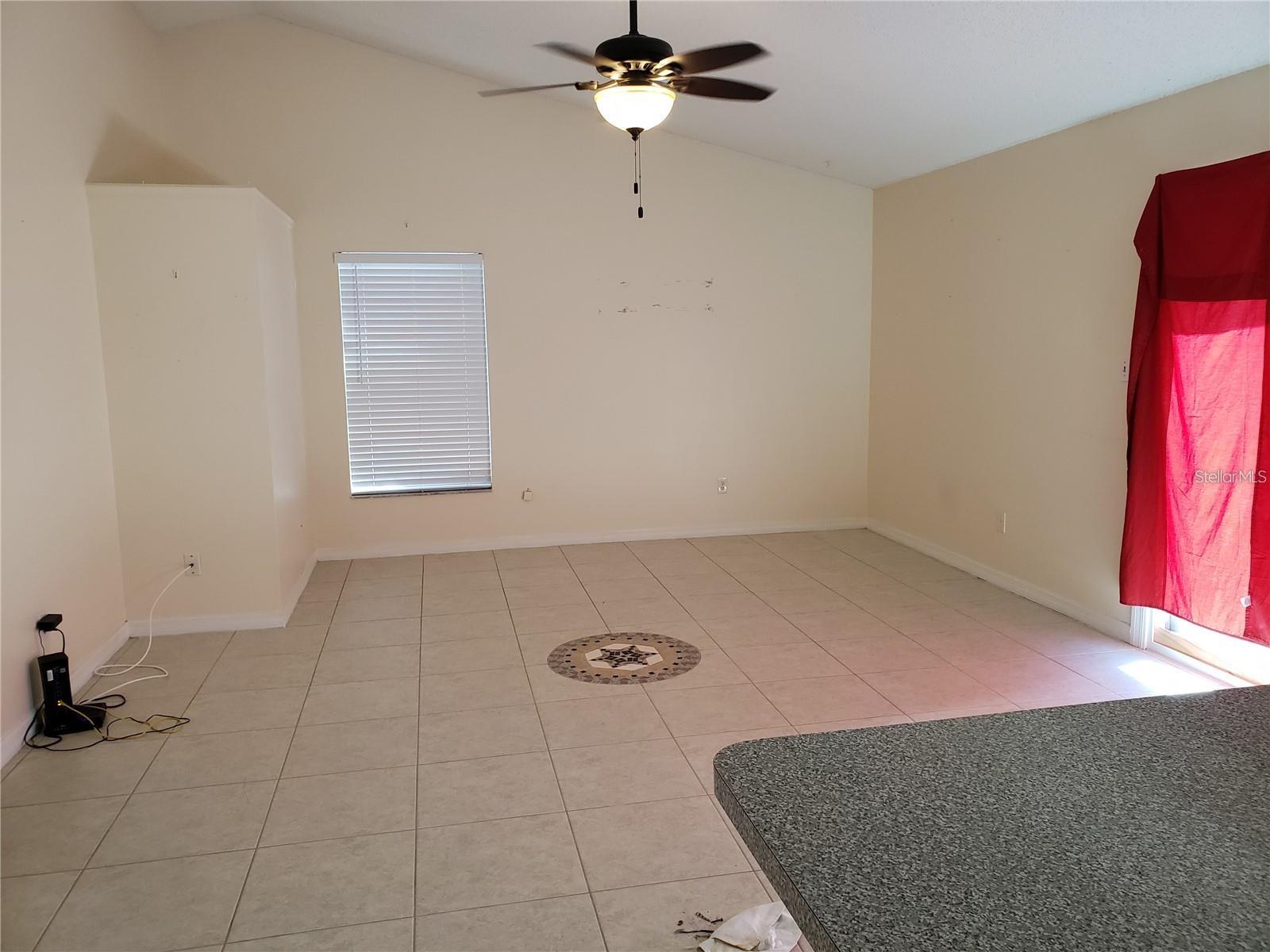 3792 Dunwich Ave Property Photo 6