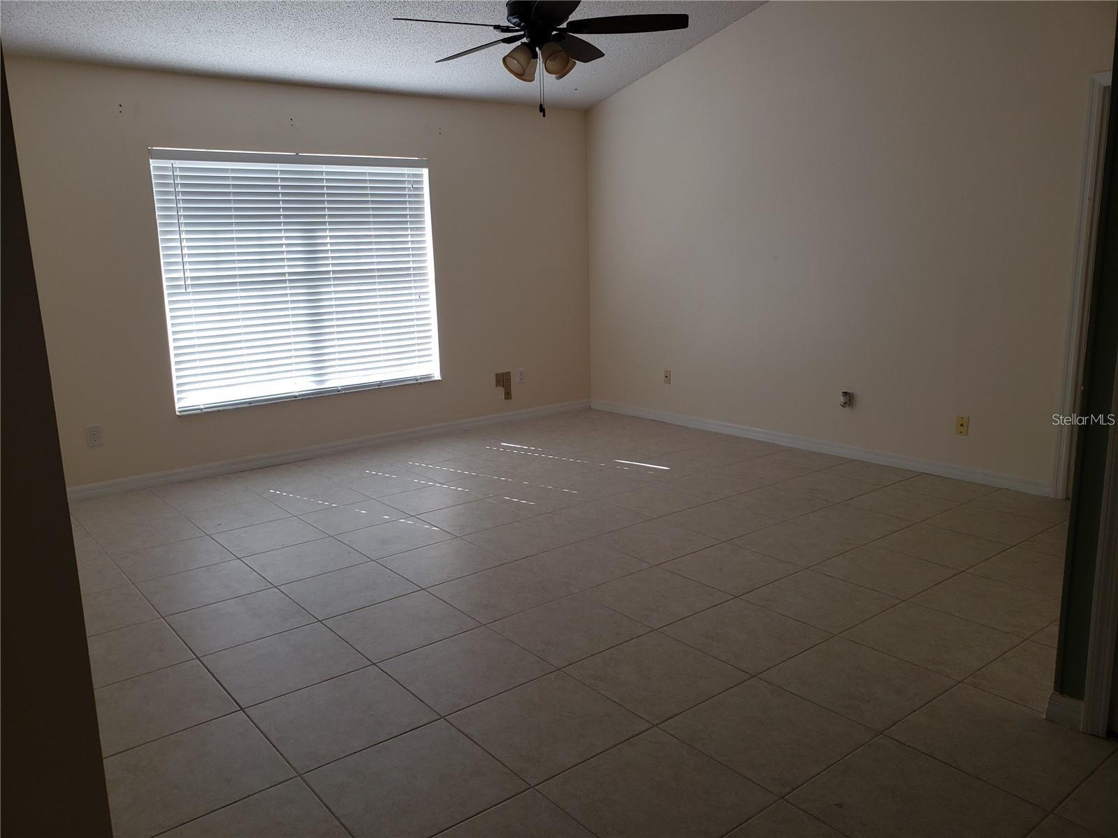 3792 Dunwich Ave Property Photo 8
