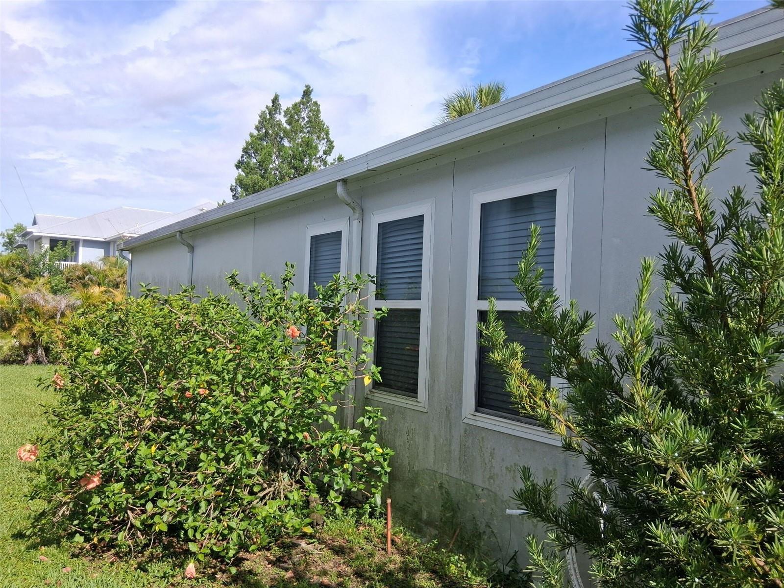 24437 Harborview Rd #36 Property Photo 3