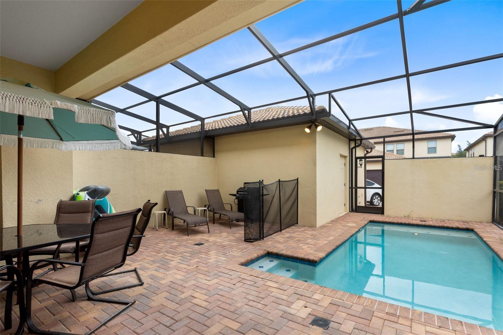8932 Adriatico Ln Property Photo 23