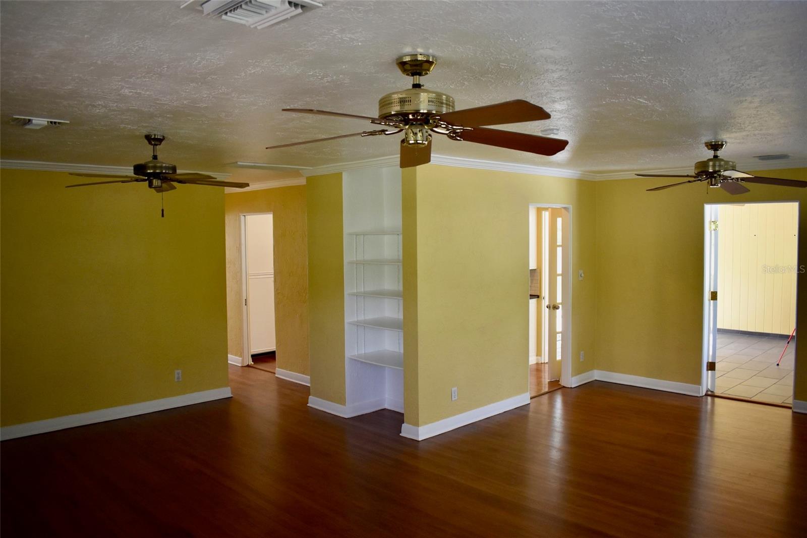 2200 E Gore St Property Photo 5