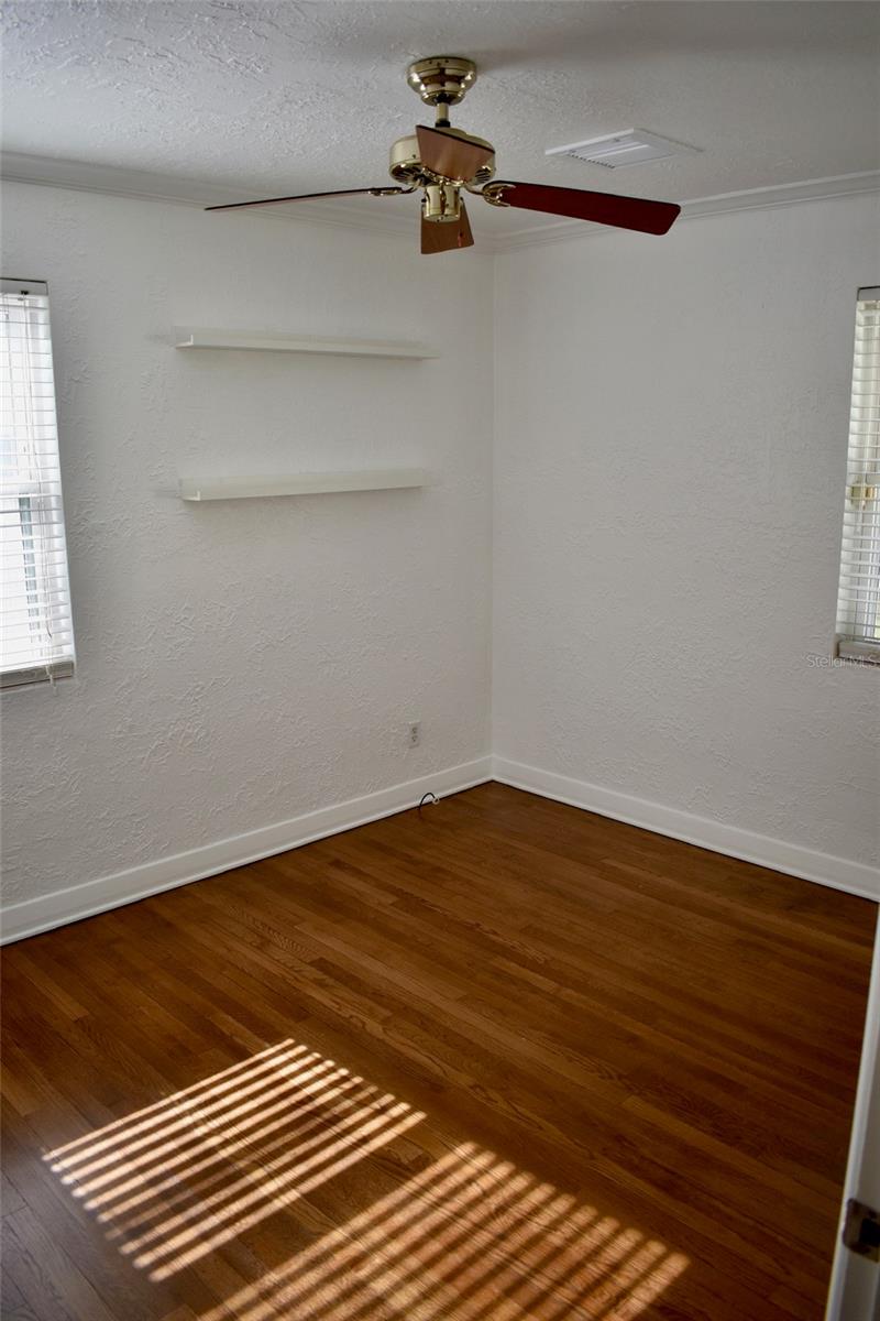 2200 E Gore St Property Photo 10