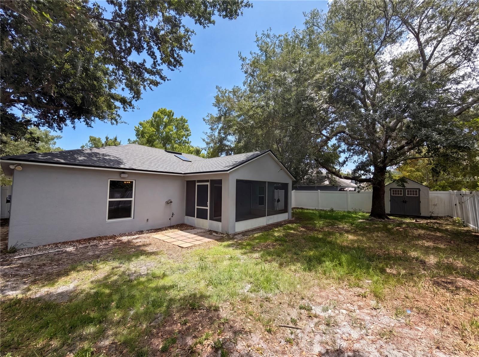 1360 Wildberry Ln Property Photo 5