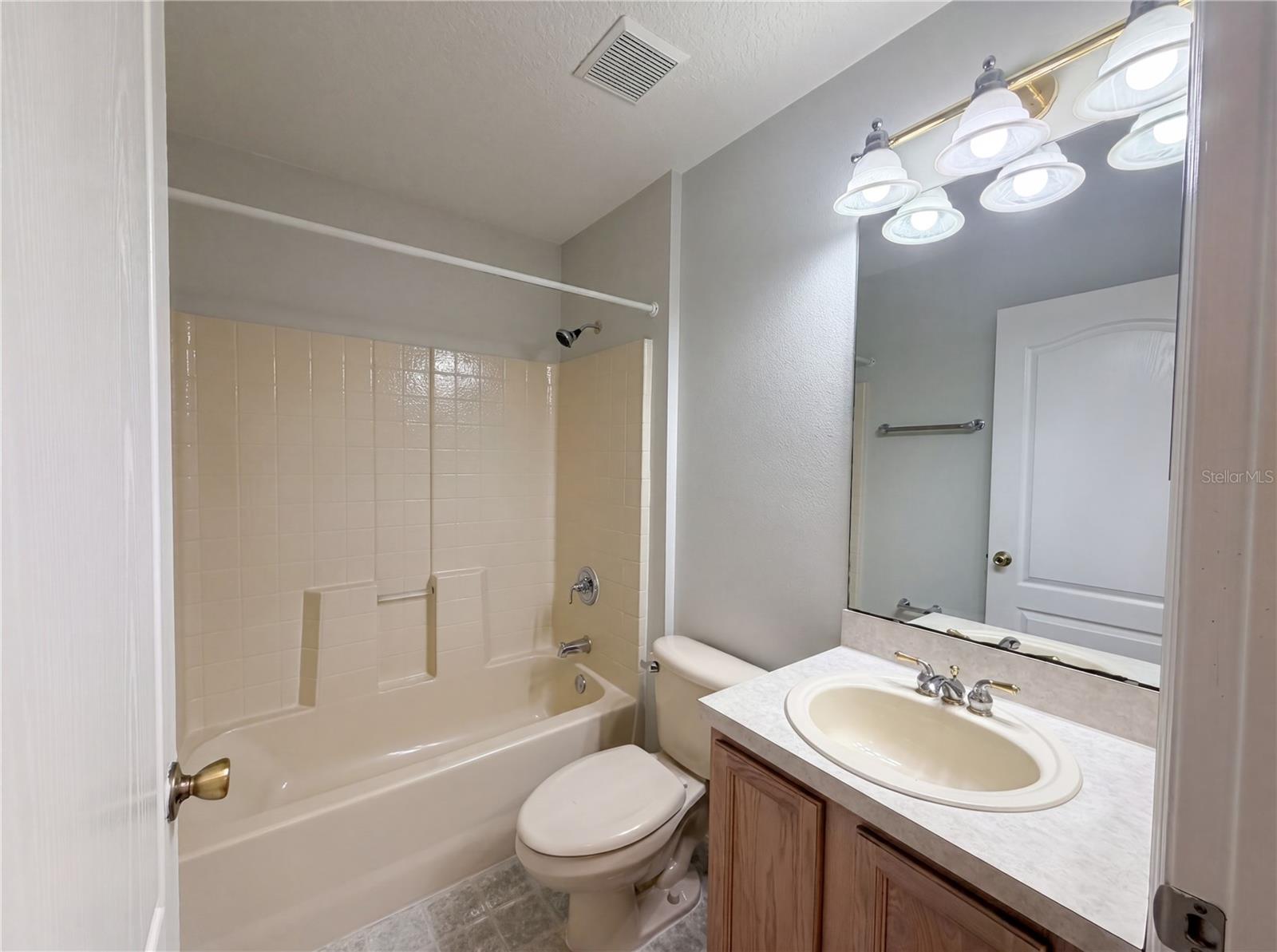 1360 Wildberry Ln Property Photo 10