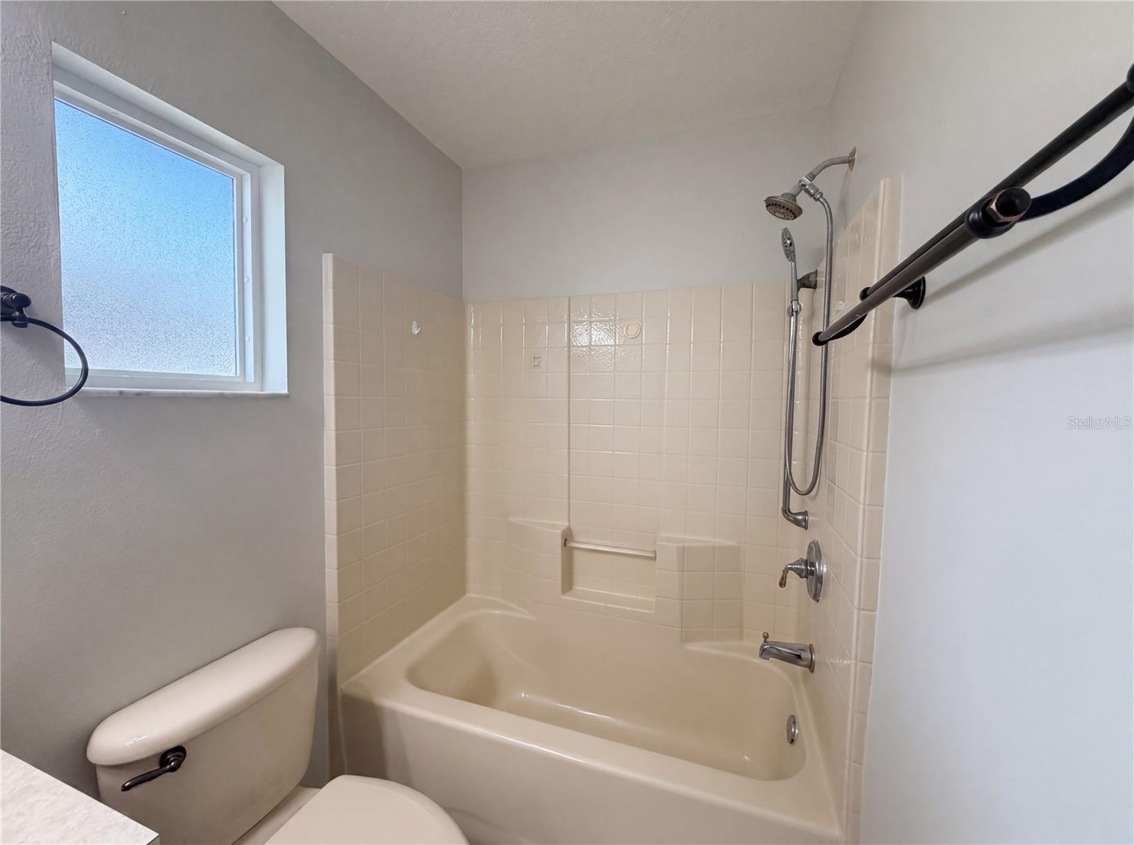 1360 Wildberry Ln Property Photo 16