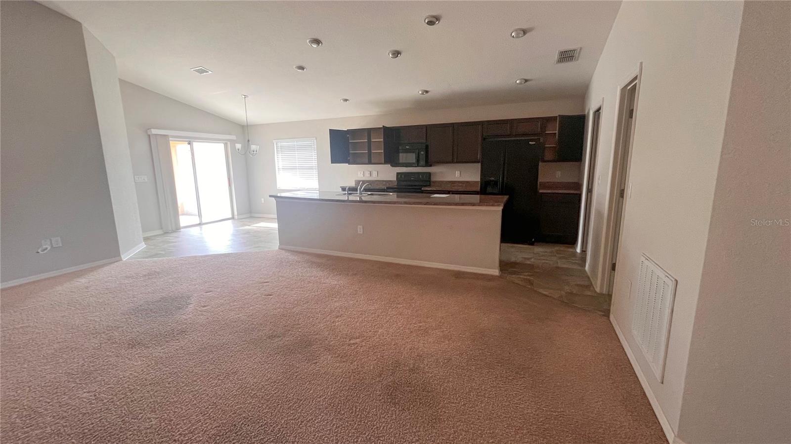 167 8th St Property Photo 3