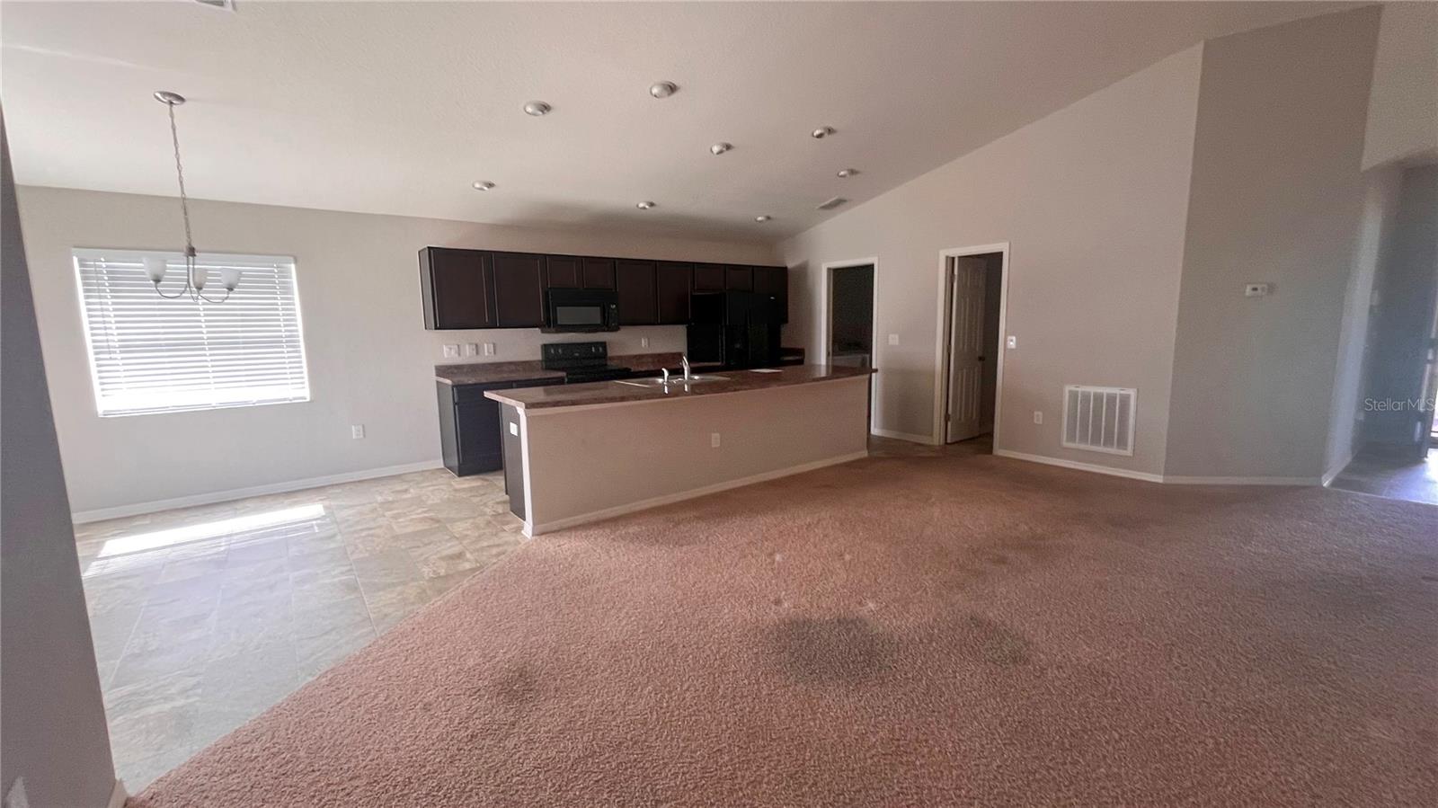 167 8th St Property Photo 4