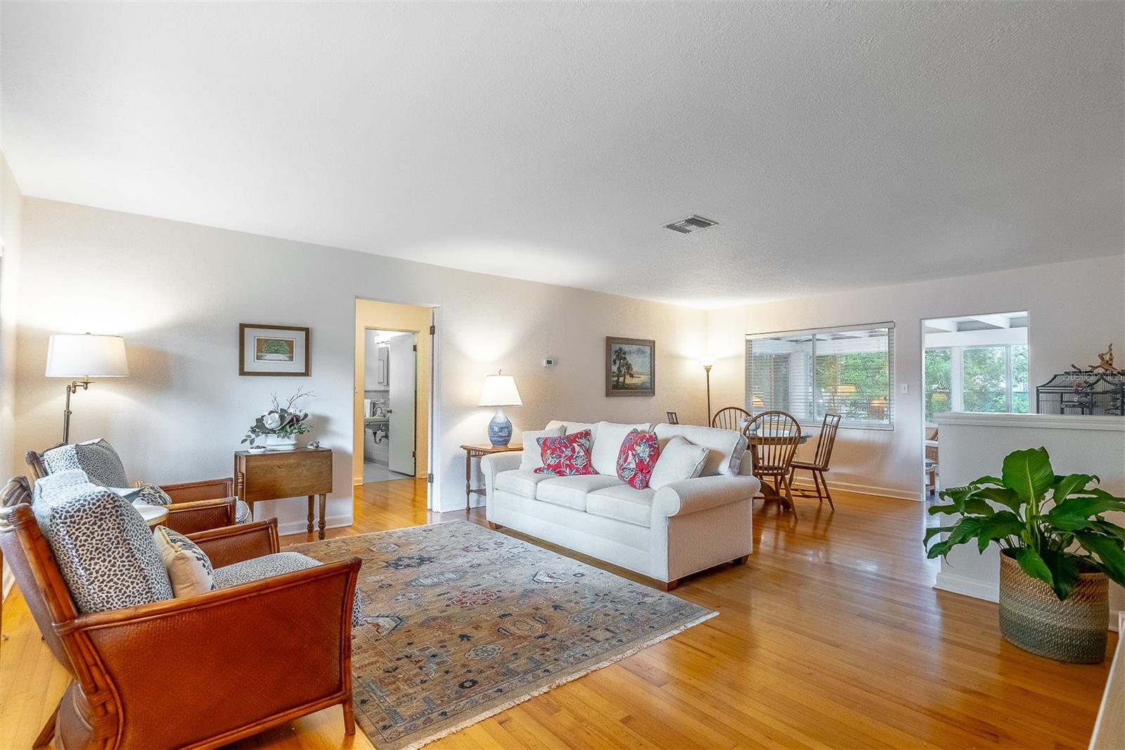 709 Lake Highland Dr Property Photo 7