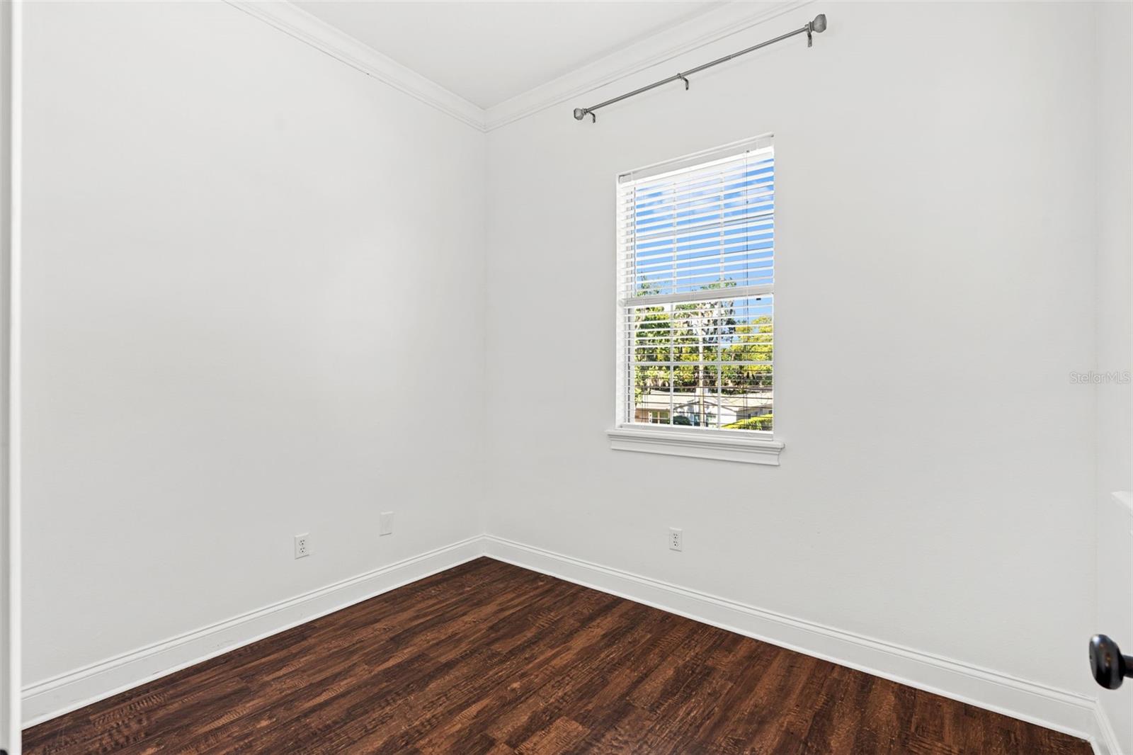1900 Gerda Ter Property Photo 32