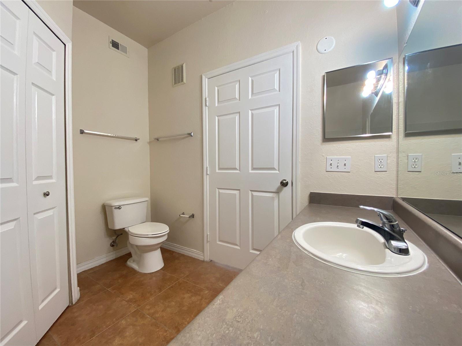 6025 Westgate Dr #2512 Property Photo 15