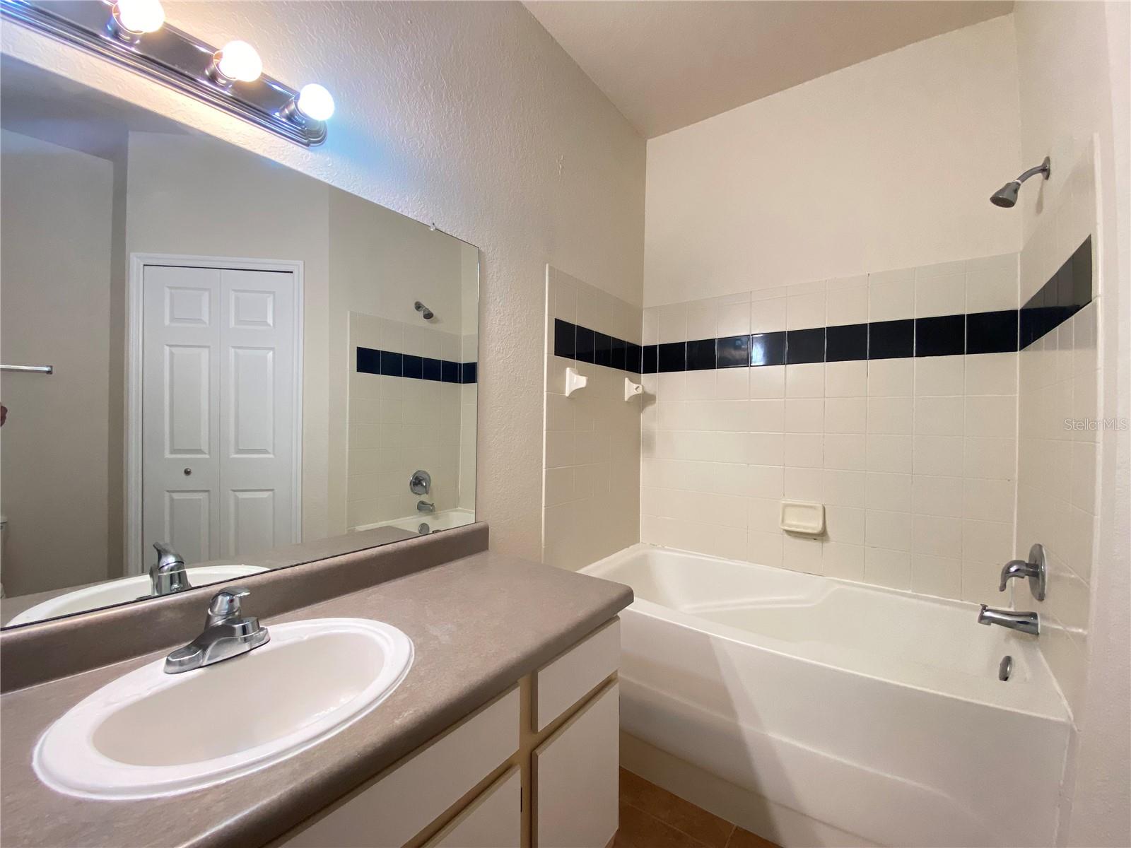 6025 Westgate Dr #2512 Property Photo 17