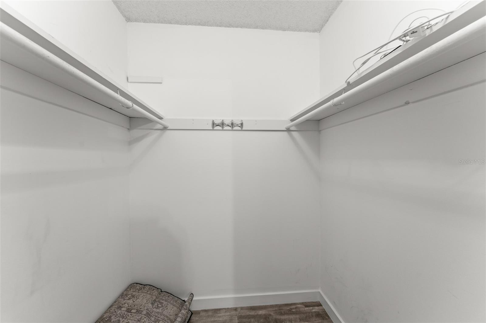 2500 Lee Rd #220 Property Photo 21