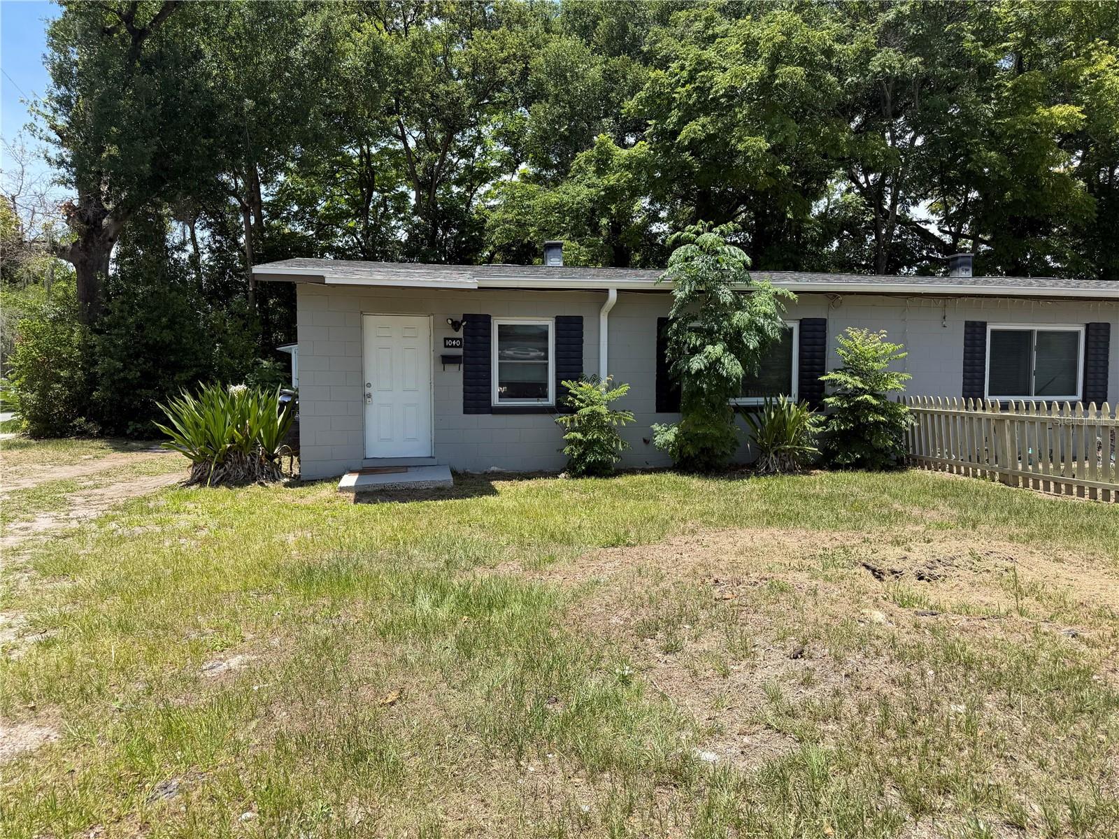 1040 Avondale Ave Property Photo 1