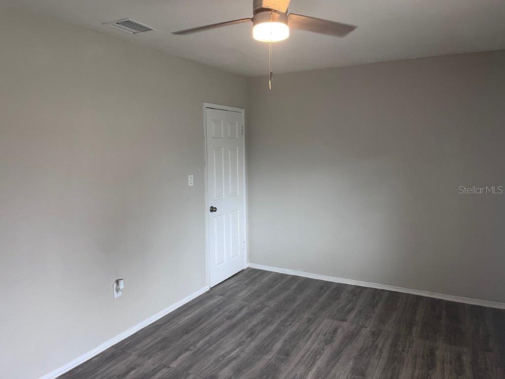 1040 Avondale Ave Property Photo 3