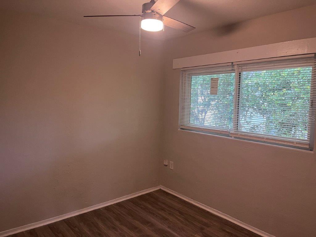 1040 Avondale Ave Property Photo 5