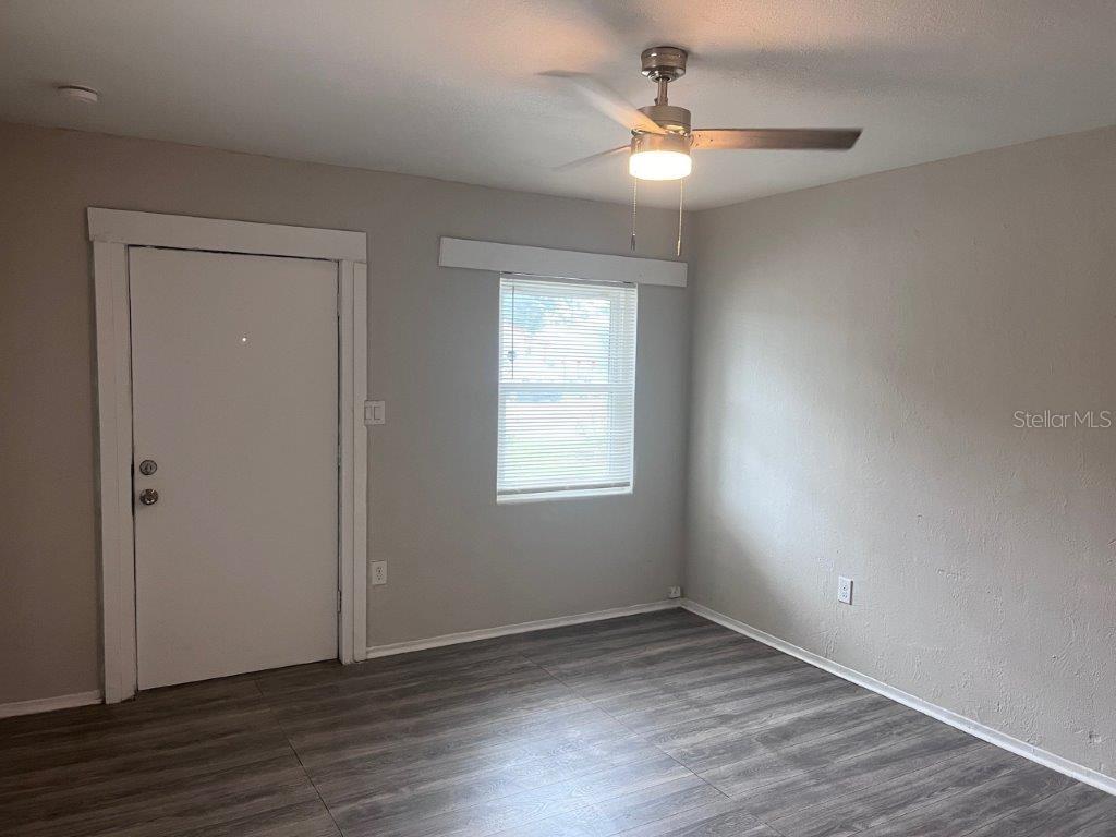 1040 Avondale Ave Property Photo 8