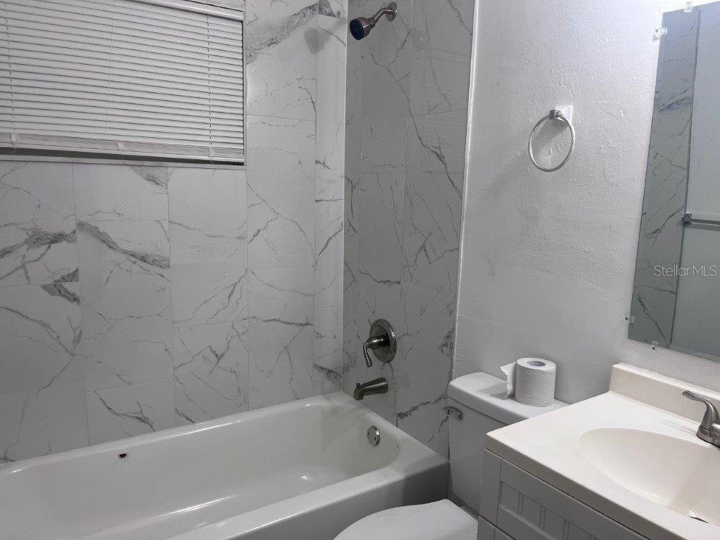 1040 Avondale Ave Property Photo 9