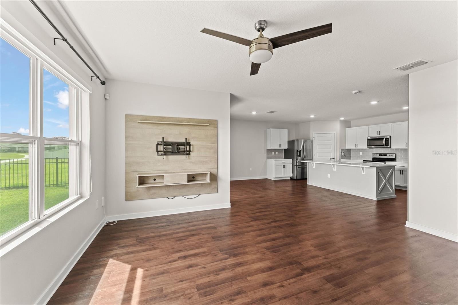 273 Talisi Loop Property Photo 4