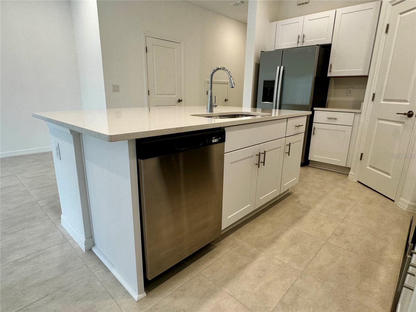 3037 Canary Ave Property Photo 4