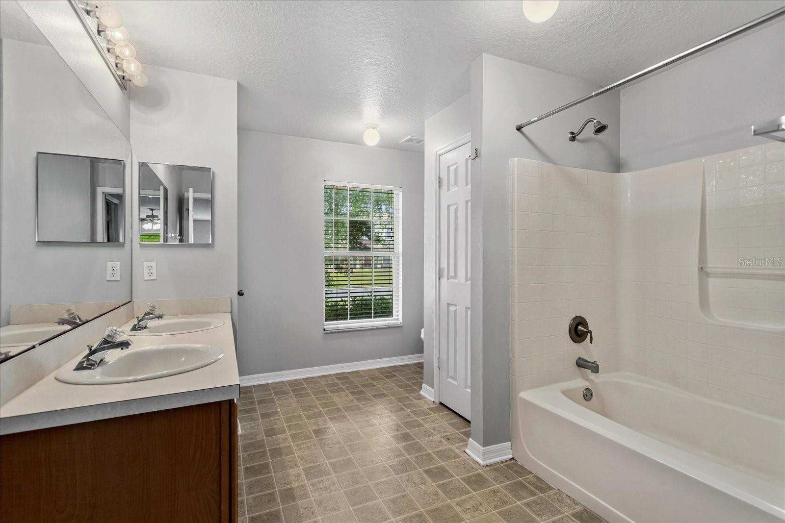 1882 Vale Dr Property Photo 16