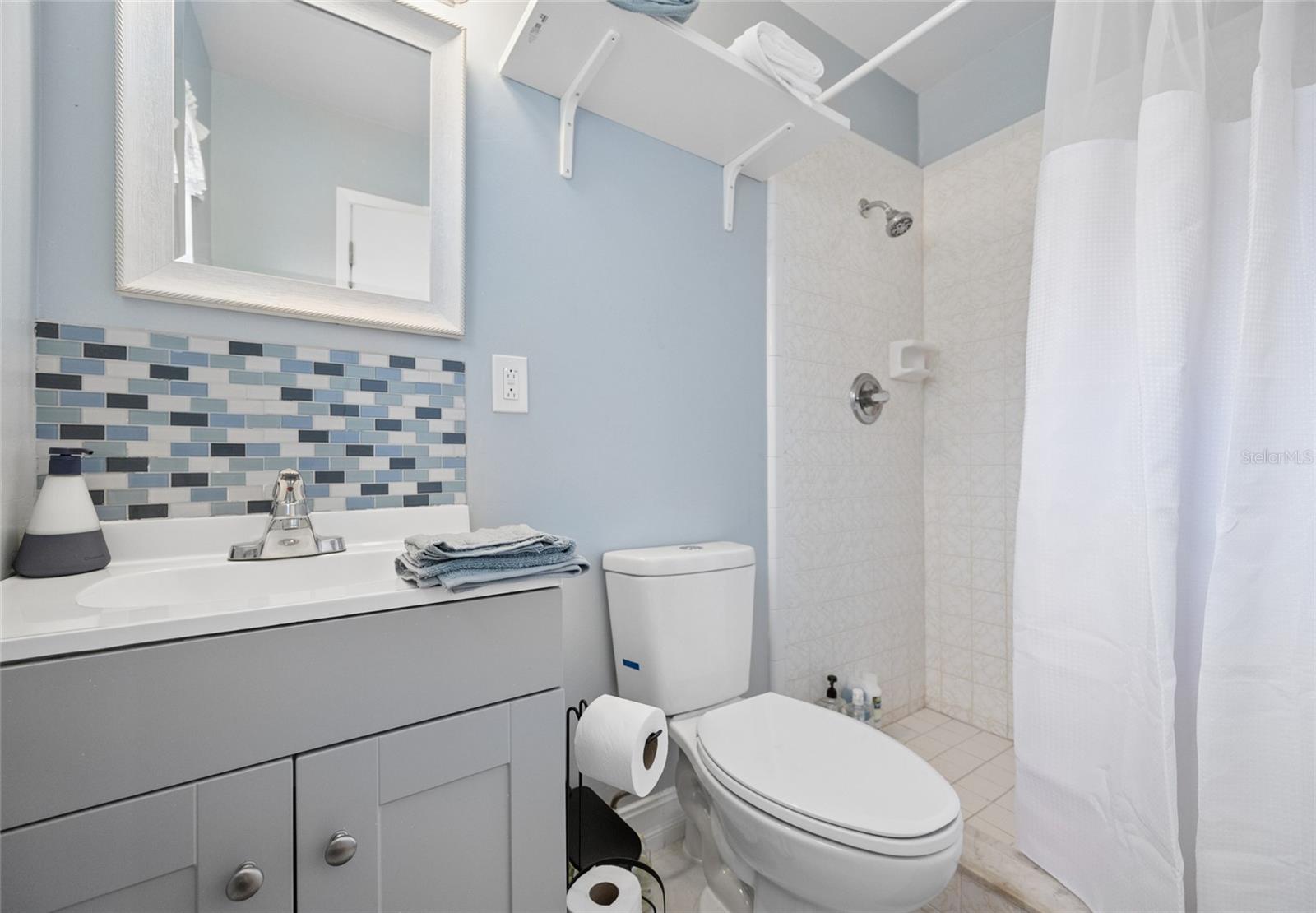 536 Hibiscus Way #7b Property Photo 23