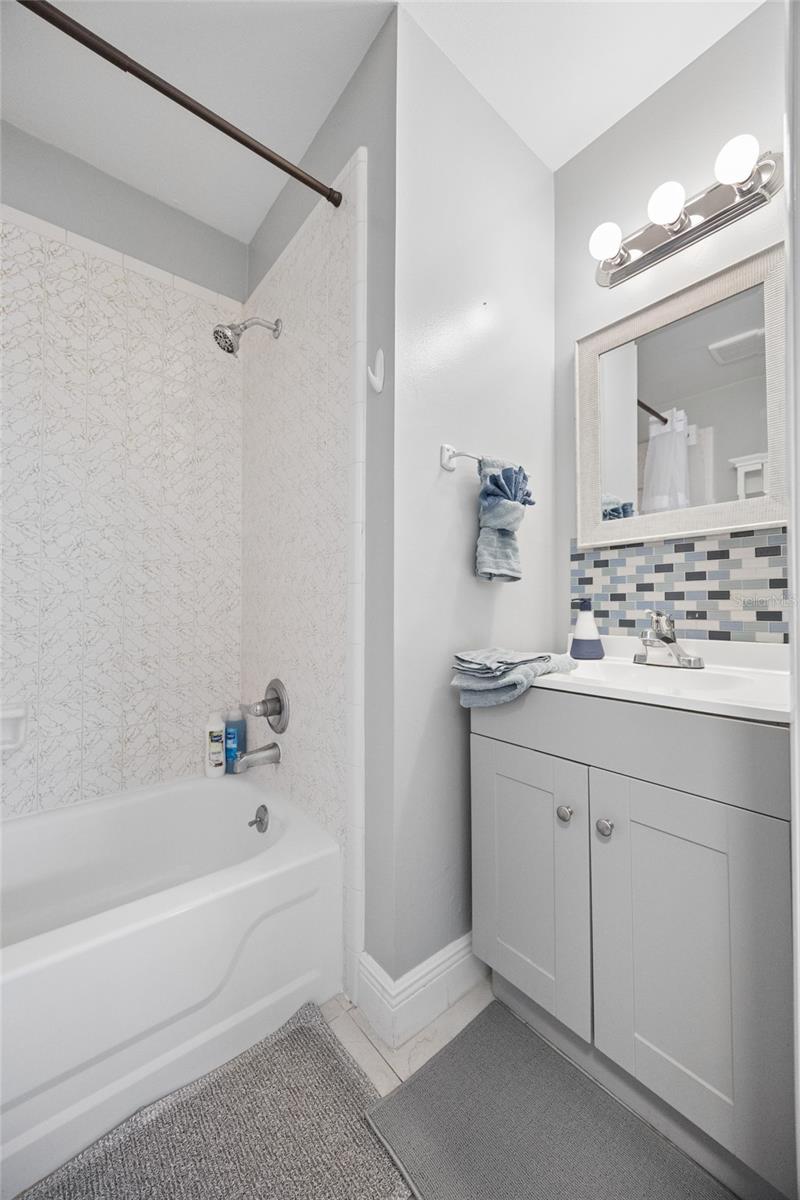 536 Hibiscus Way #7b Property Photo 25
