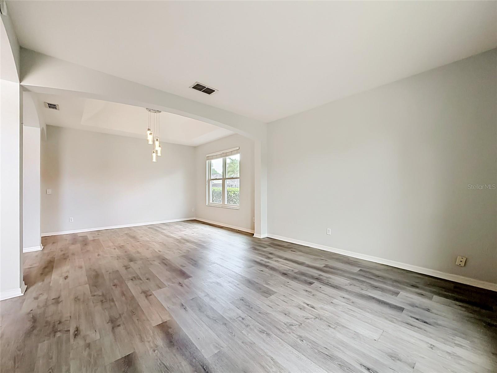 2432 Emerald Rose Way Property Photo 11
