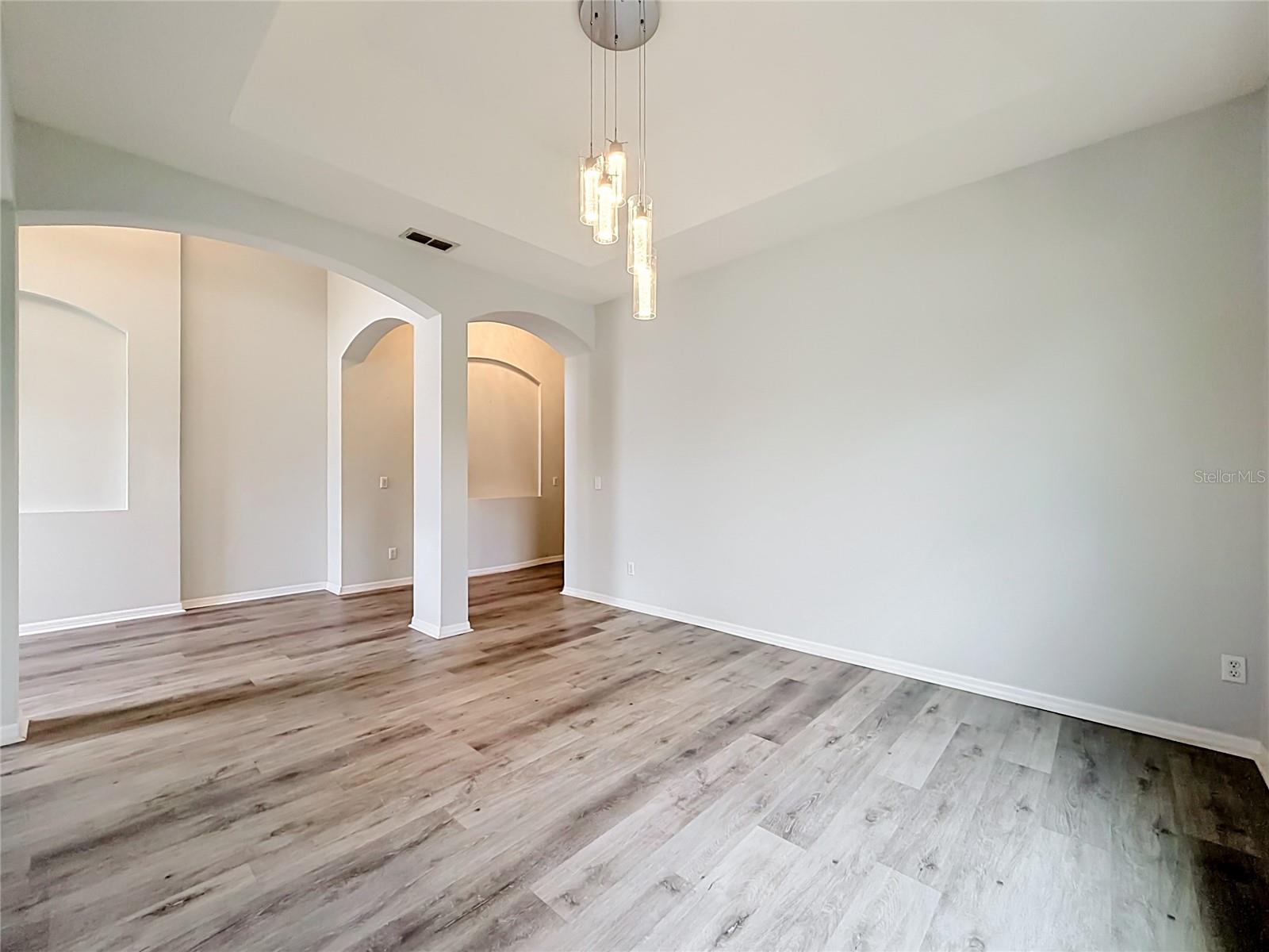 2432 Emerald Rose Way Property Photo 14