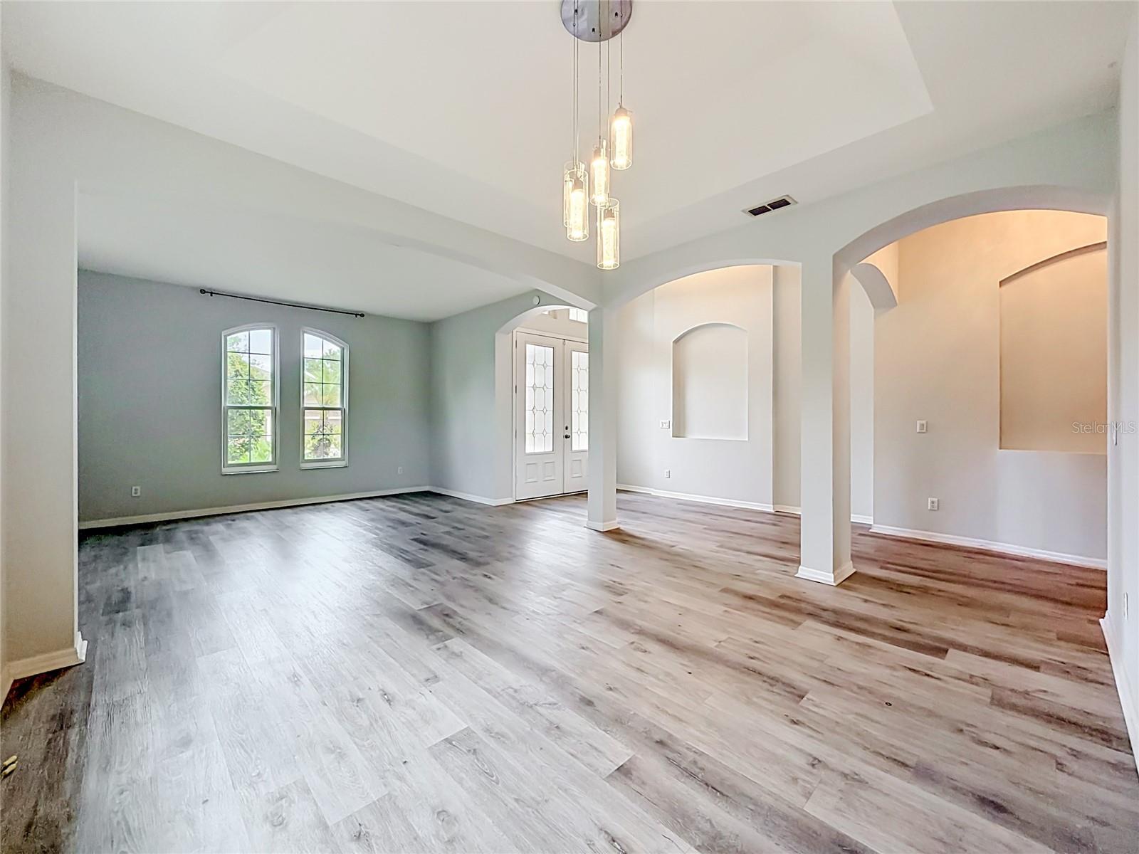 2432 Emerald Rose Way Property Photo 15