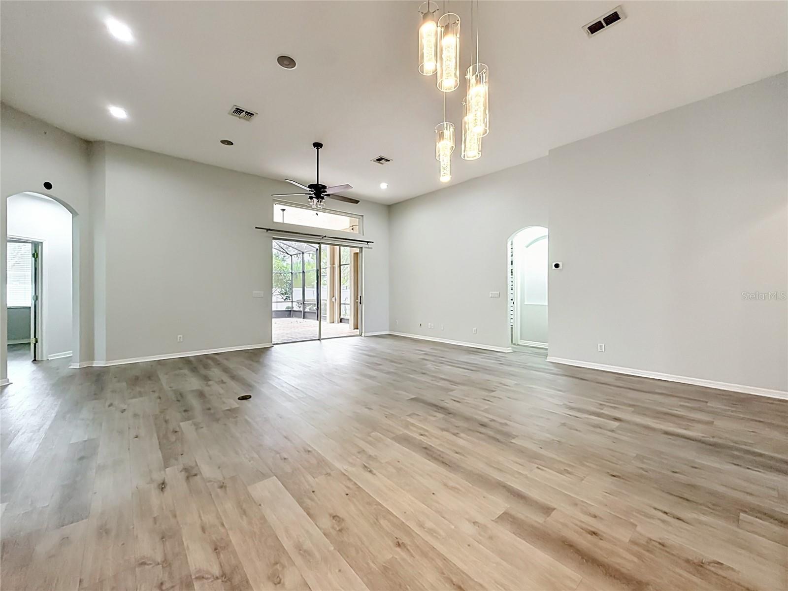 2432 Emerald Rose Way Property Photo 23