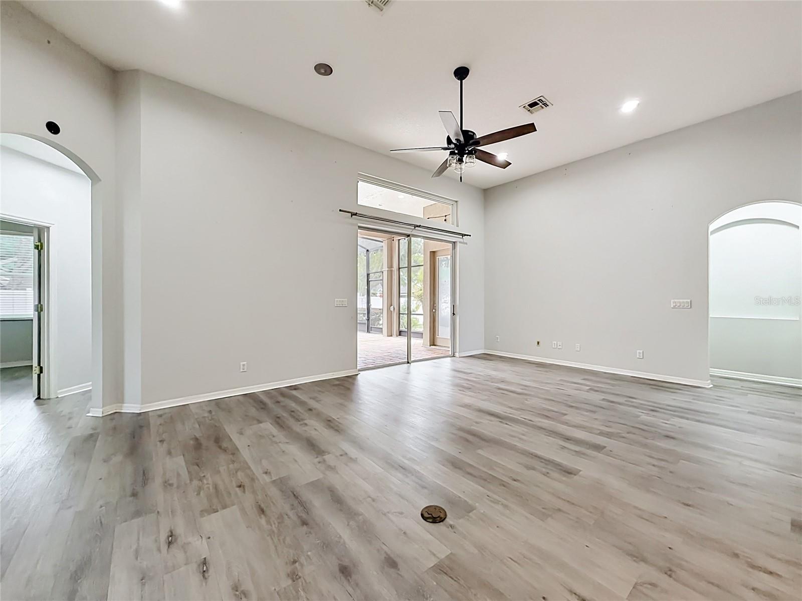 2432 Emerald Rose Way Property Photo 27