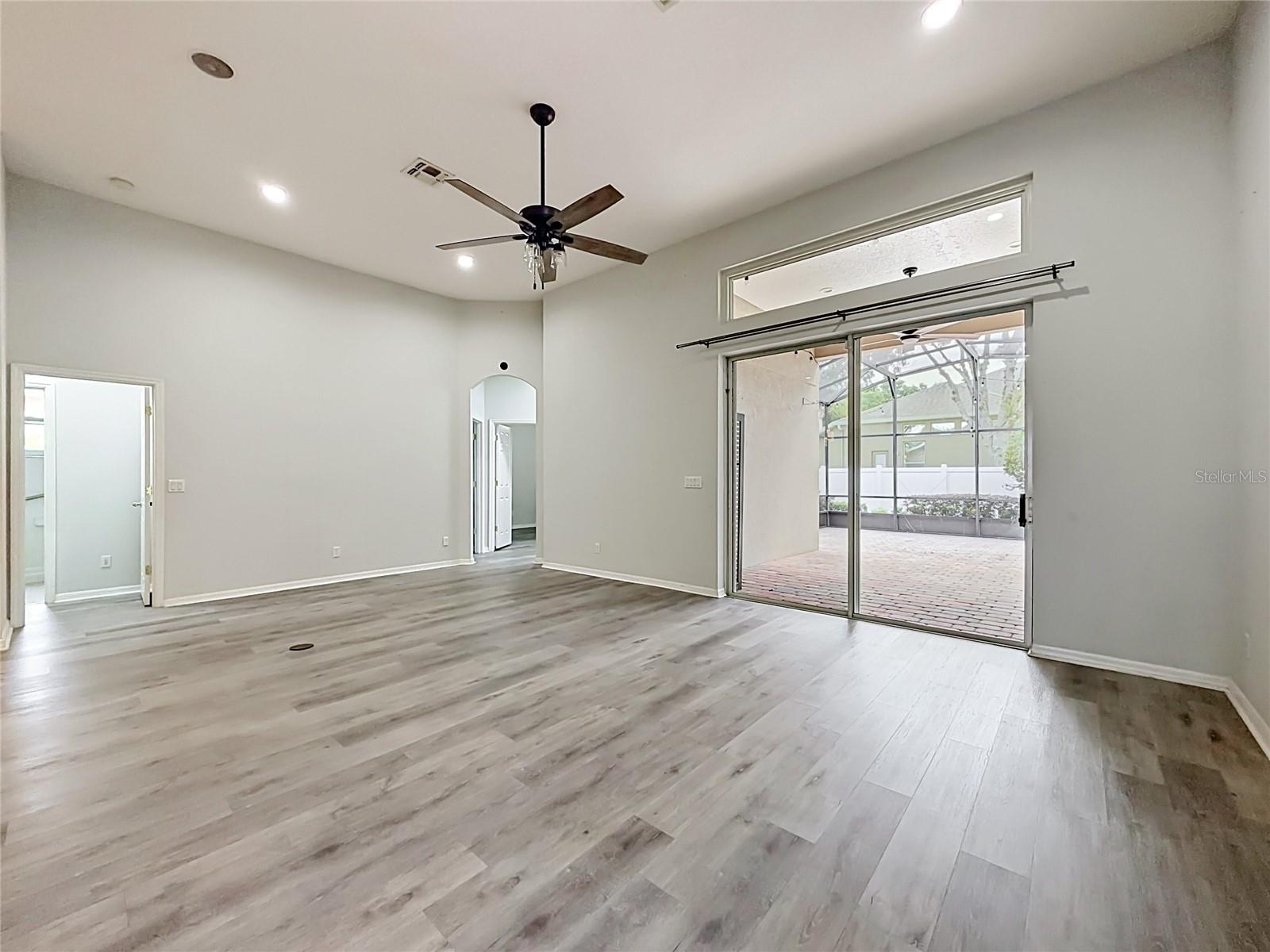 2432 Emerald Rose Way Property Photo 28