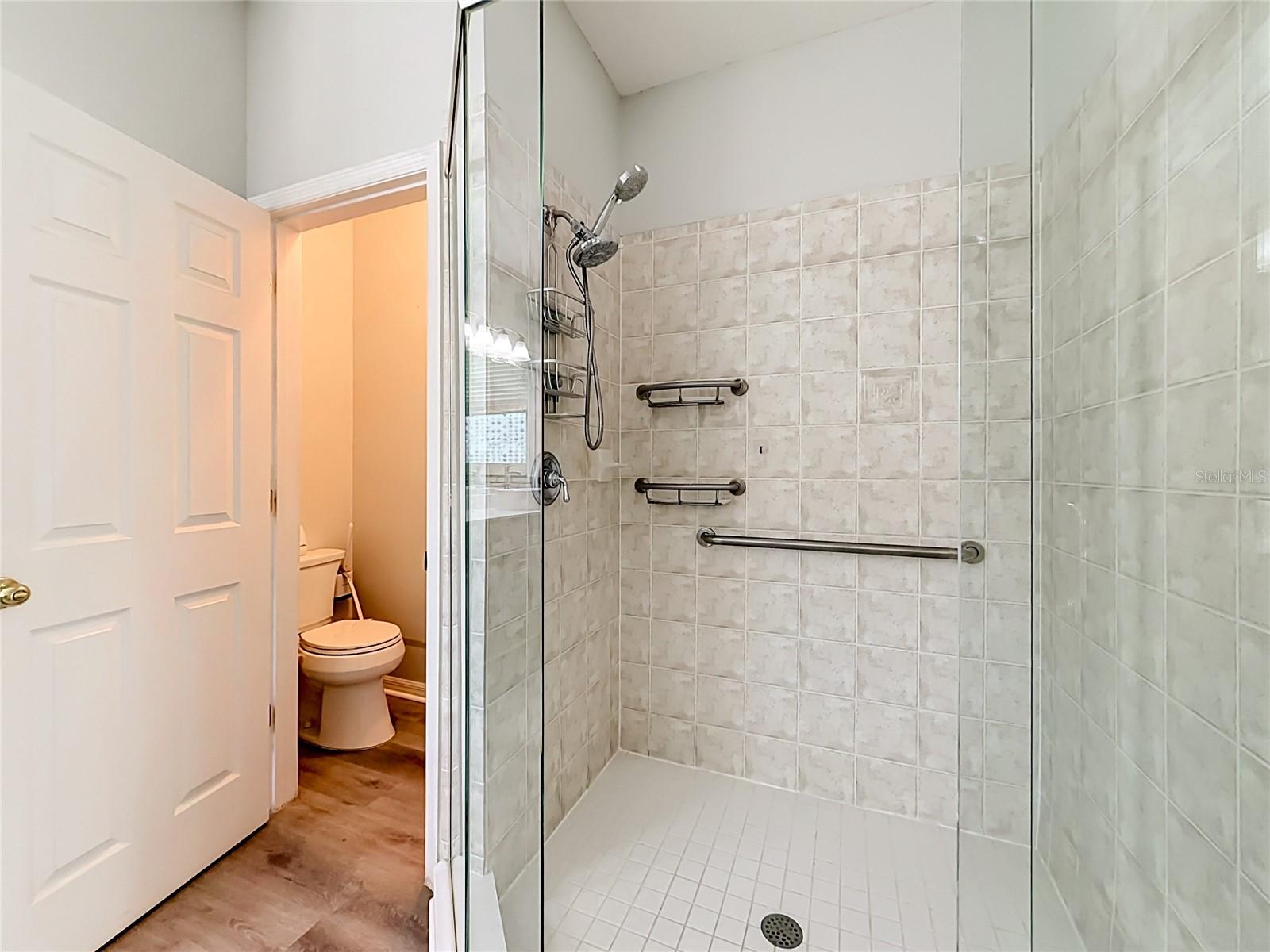 2432 Emerald Rose Way Property Photo 35