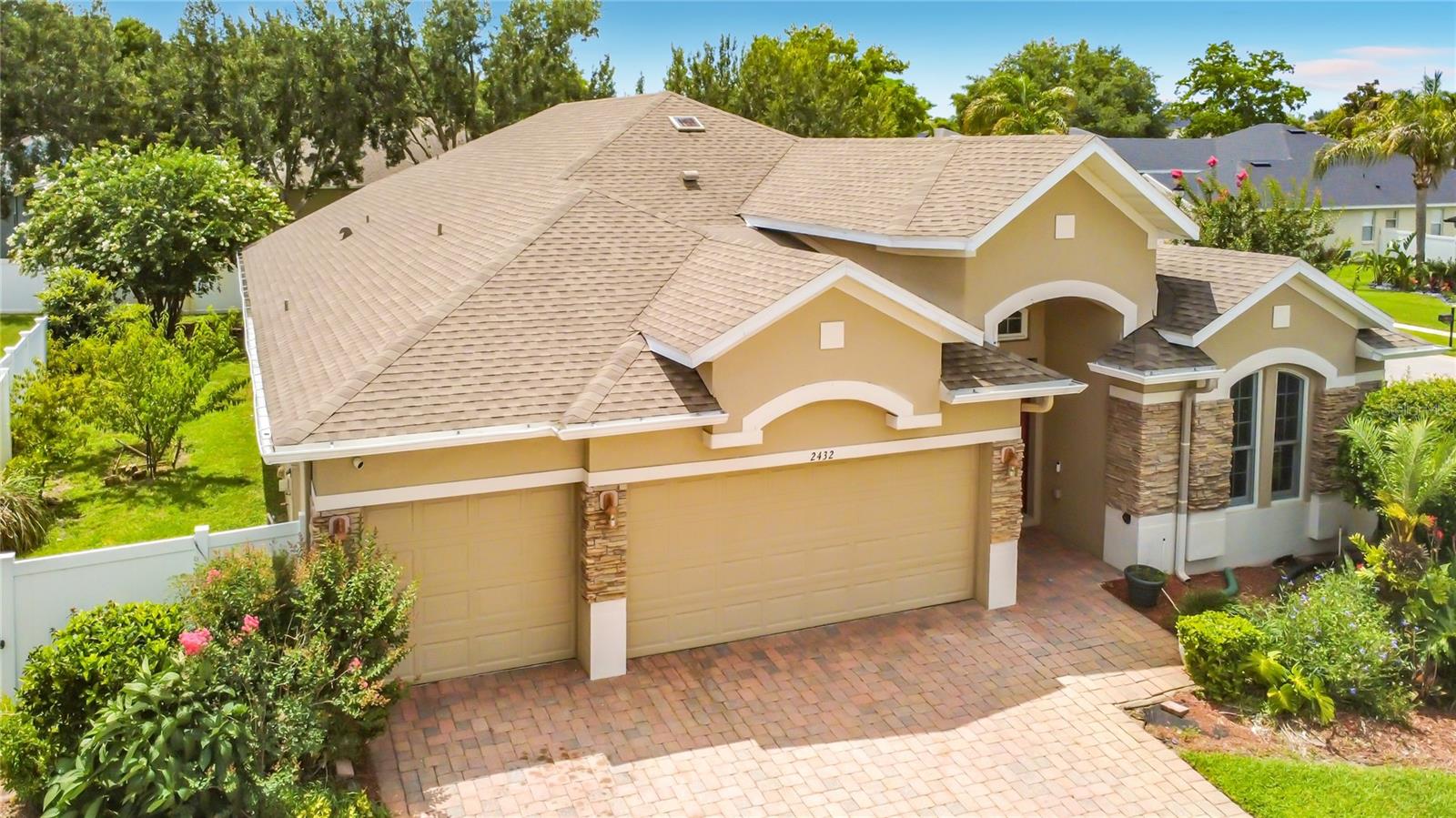 2432 Emerald Rose Way Property Photo 57